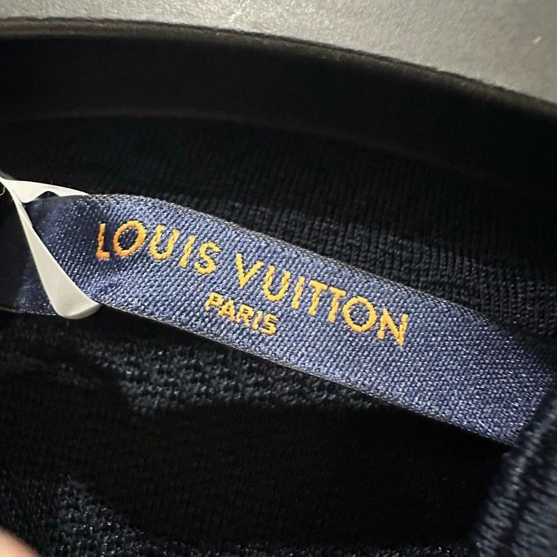 Louis Vuitton LouisVuitton Logo Embossed Jacket L Size US L / EU 52-54 / 3 - 3 Thumbnail