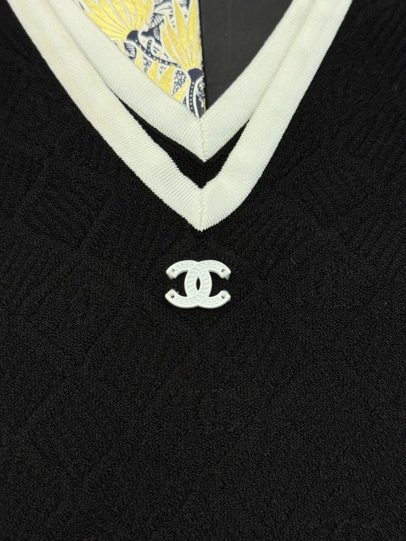 Chanel Chanel 24P Black Sleeveless Knit Vest Size US M / EU 48-50 / 2 - 2 Thumbnail