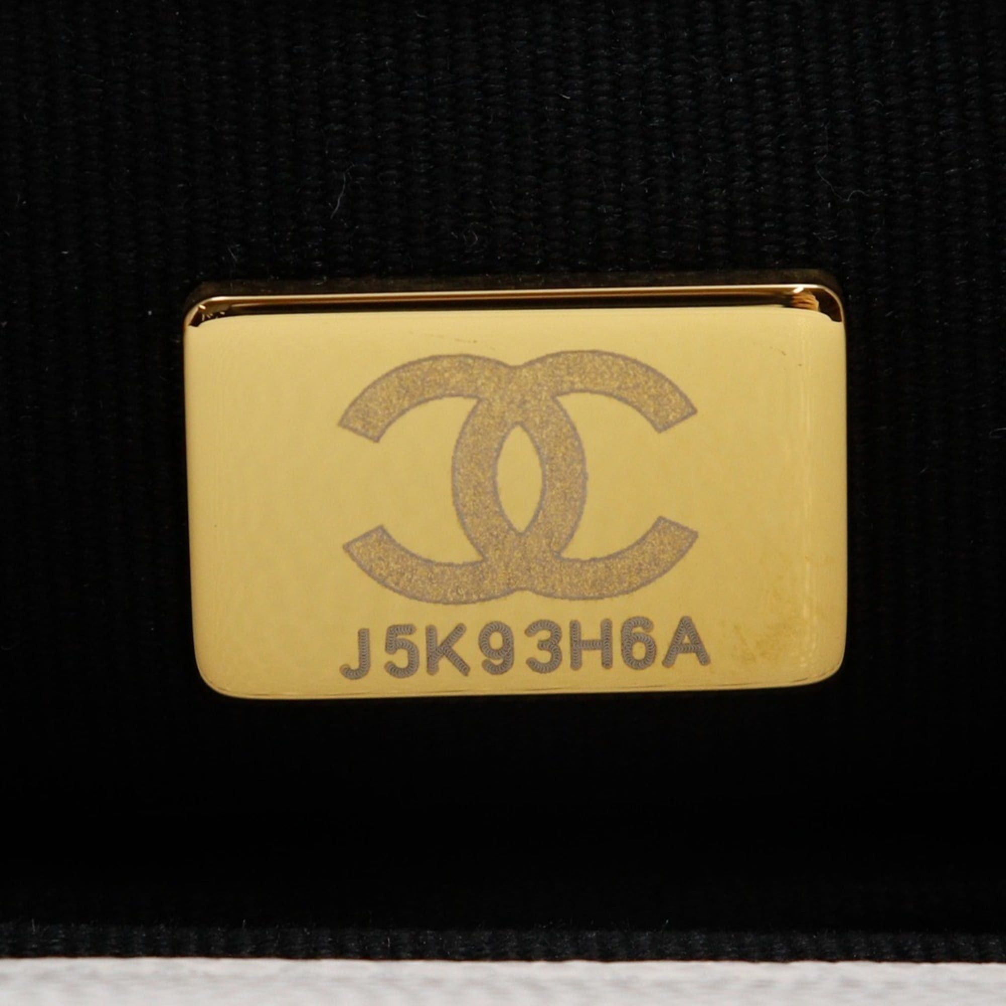 Chanel CHANEL Matelasse Flap Shoulder Bag Chain A35200 Caviar Skin Made in Italy White/Gold Hardware Crossbody Turn Lock Women's Size ONE SIZE - 14 Thumbnail