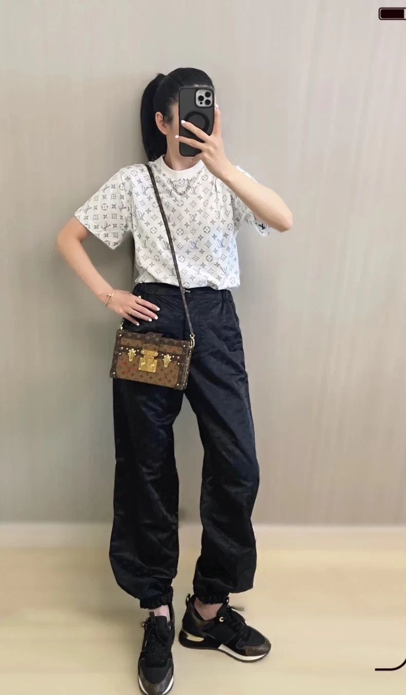 Louis Vuitton LV Monogram Print Jogger Pants Size US 32 / EU 48 - 9 Thumbnail