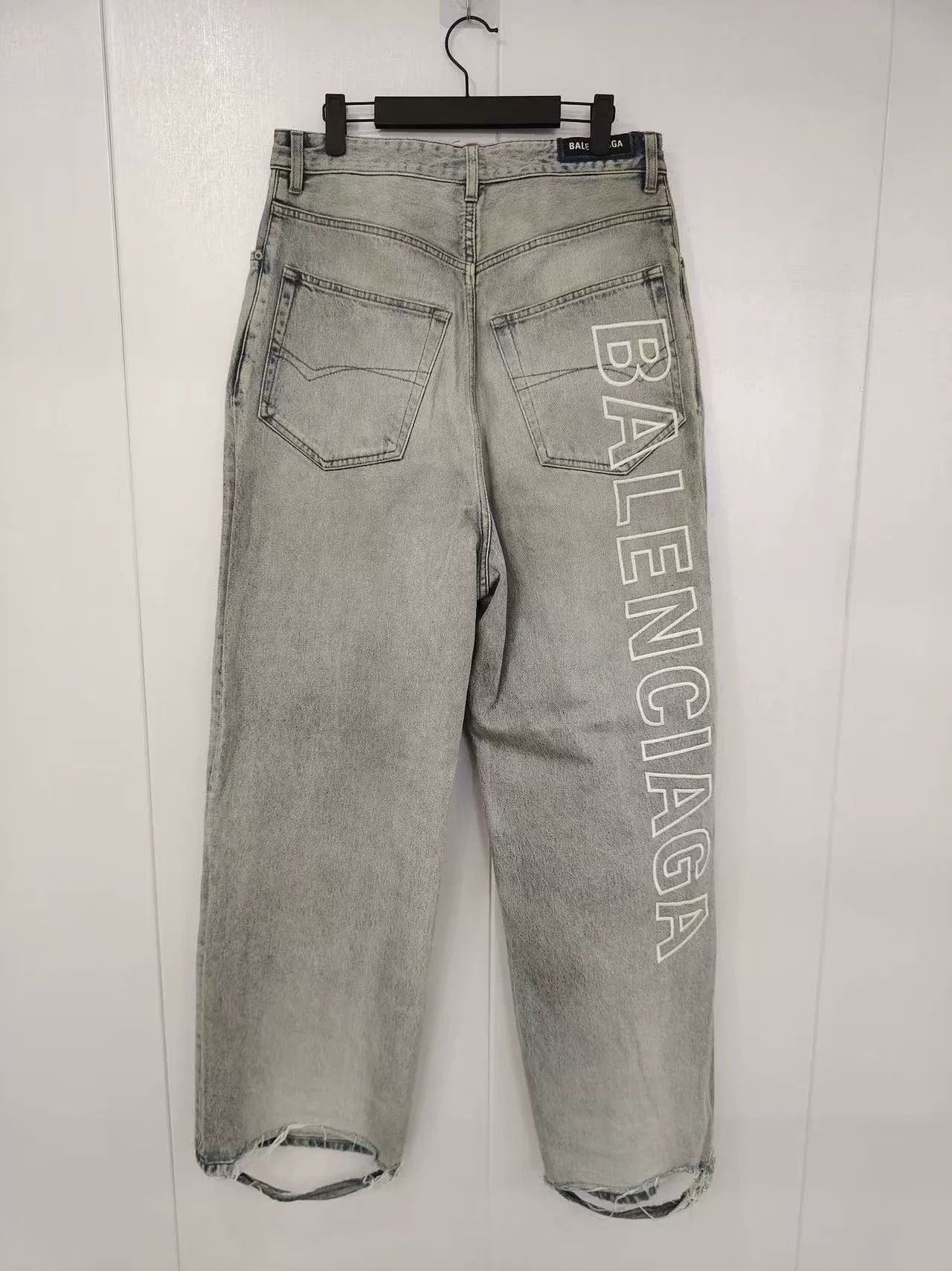 Balenciaga Balenciaga Logo Embroidered Distressed Jeans Size US 26 / EU 42 - 2 Thumbnail