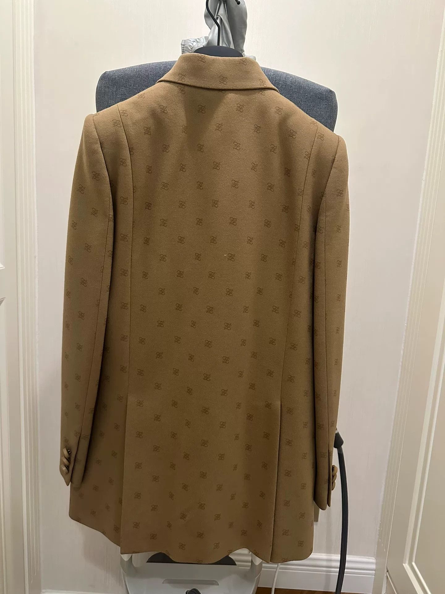 Fendi fendi double-breasted coat in beige Size US M / EU 48-50 / 2 - 2 Thumbnail