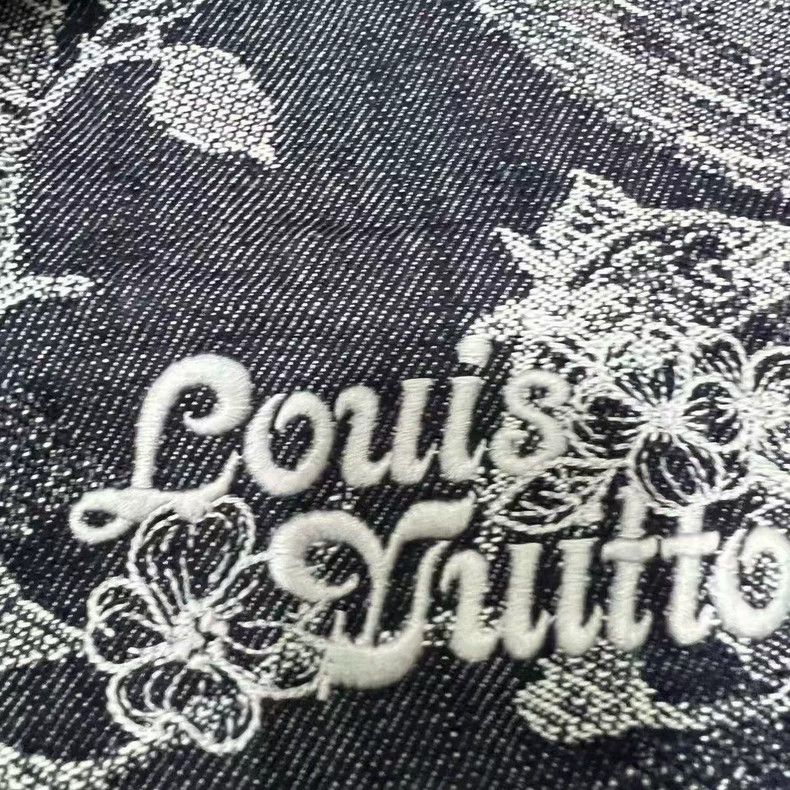 Louis Vuitton Louis Vuitton Embroidered Denim Short Sleeve Size US S / EU 44-46 / 1 - 4 Thumbnail