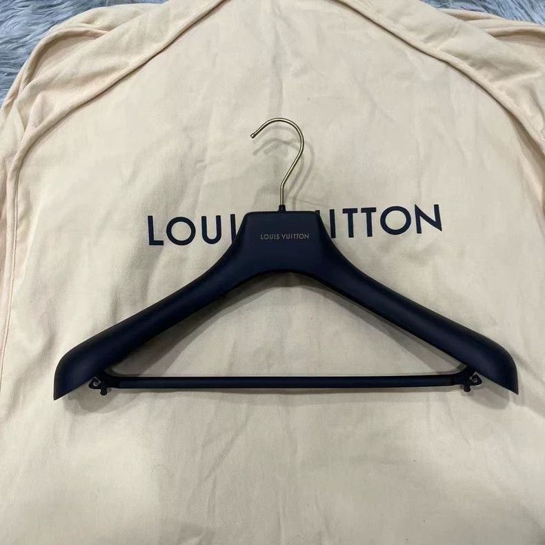 Louis Vuitton Louis Vuitton Embroidered Denim Short Sleeve Size US S / EU 44-46 / 1 - 7 Thumbnail