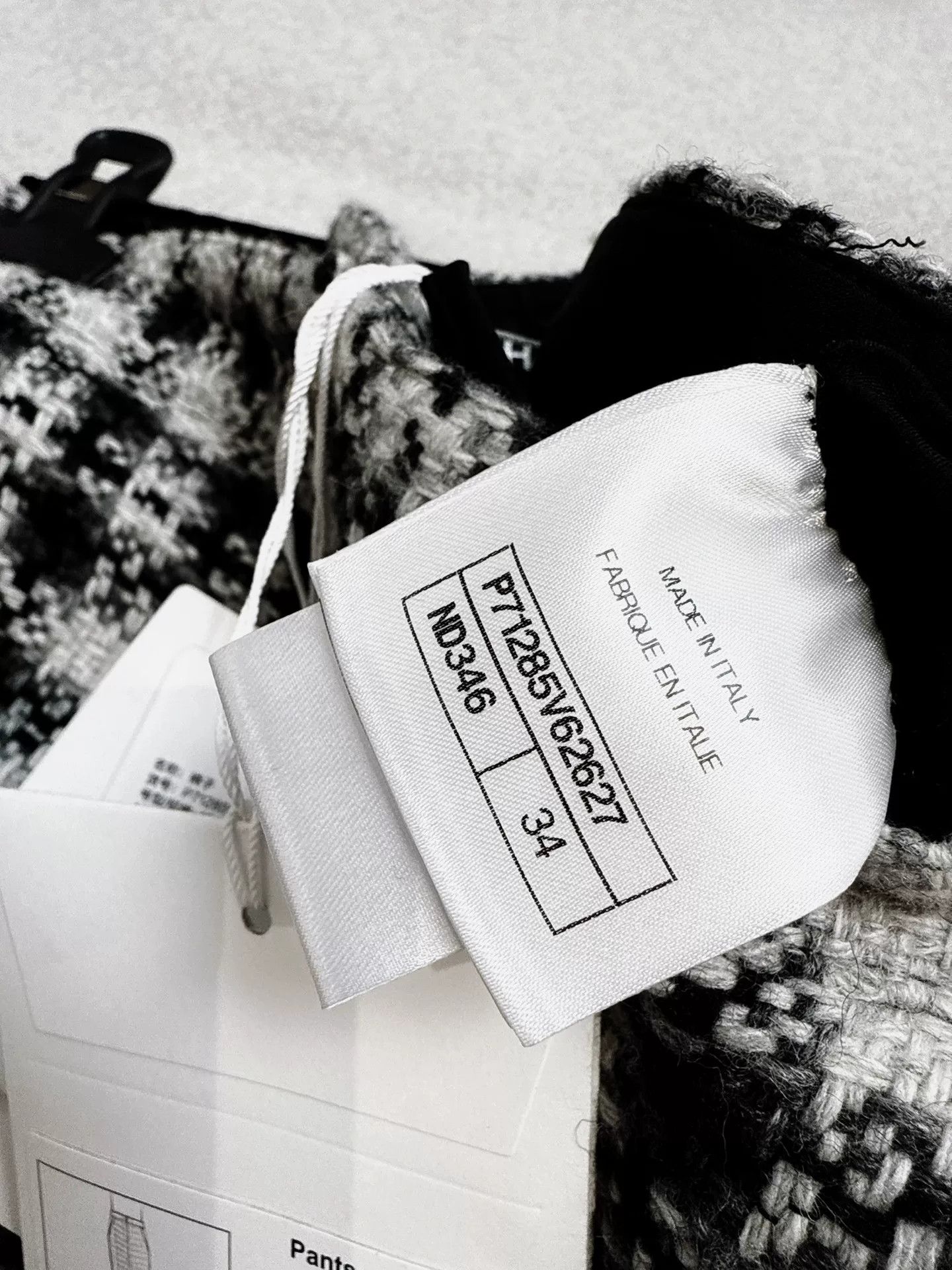 Chanel black and white houndstooth tweed pants Size US 34 / EU 50 - 5 Thumbnail