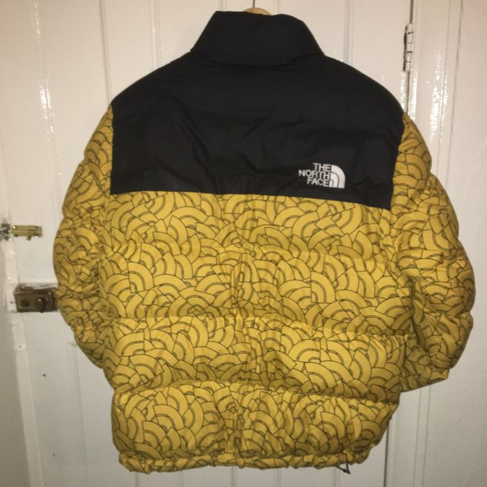 Black label 1992 nuptse clearance jacket yellow dome print