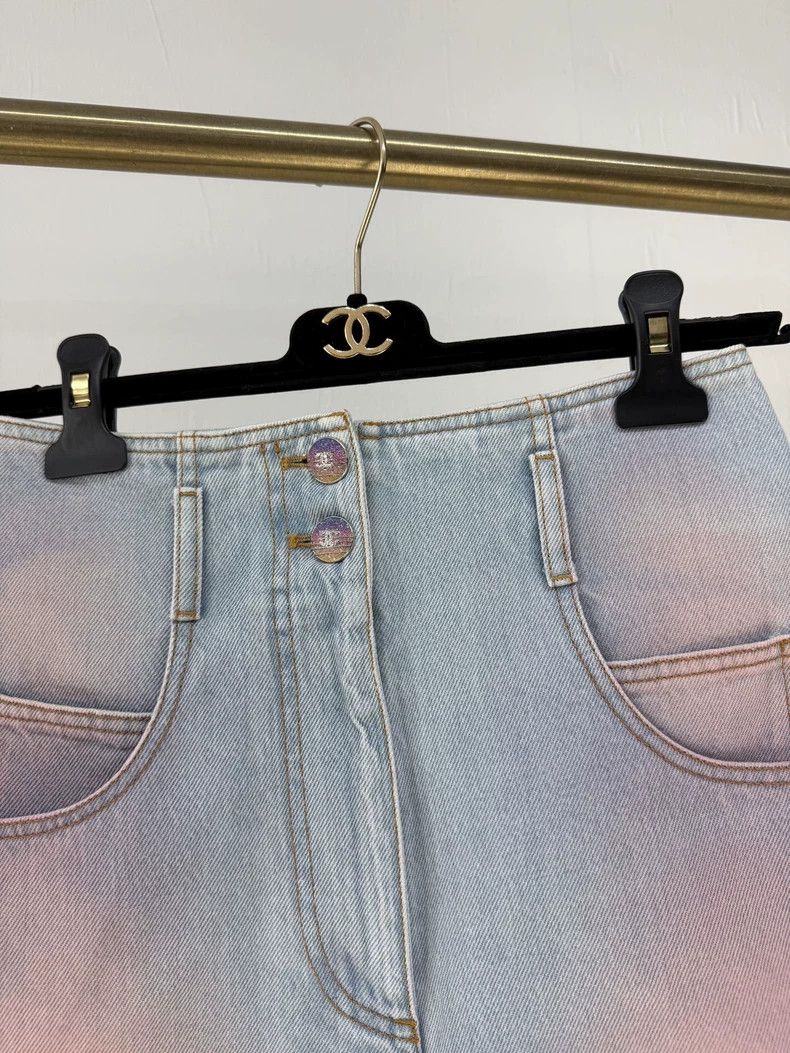 Chanel Chanel 24C Gradient Denim Shorts Size US 34 / EU 50 - 2 Thumbnail