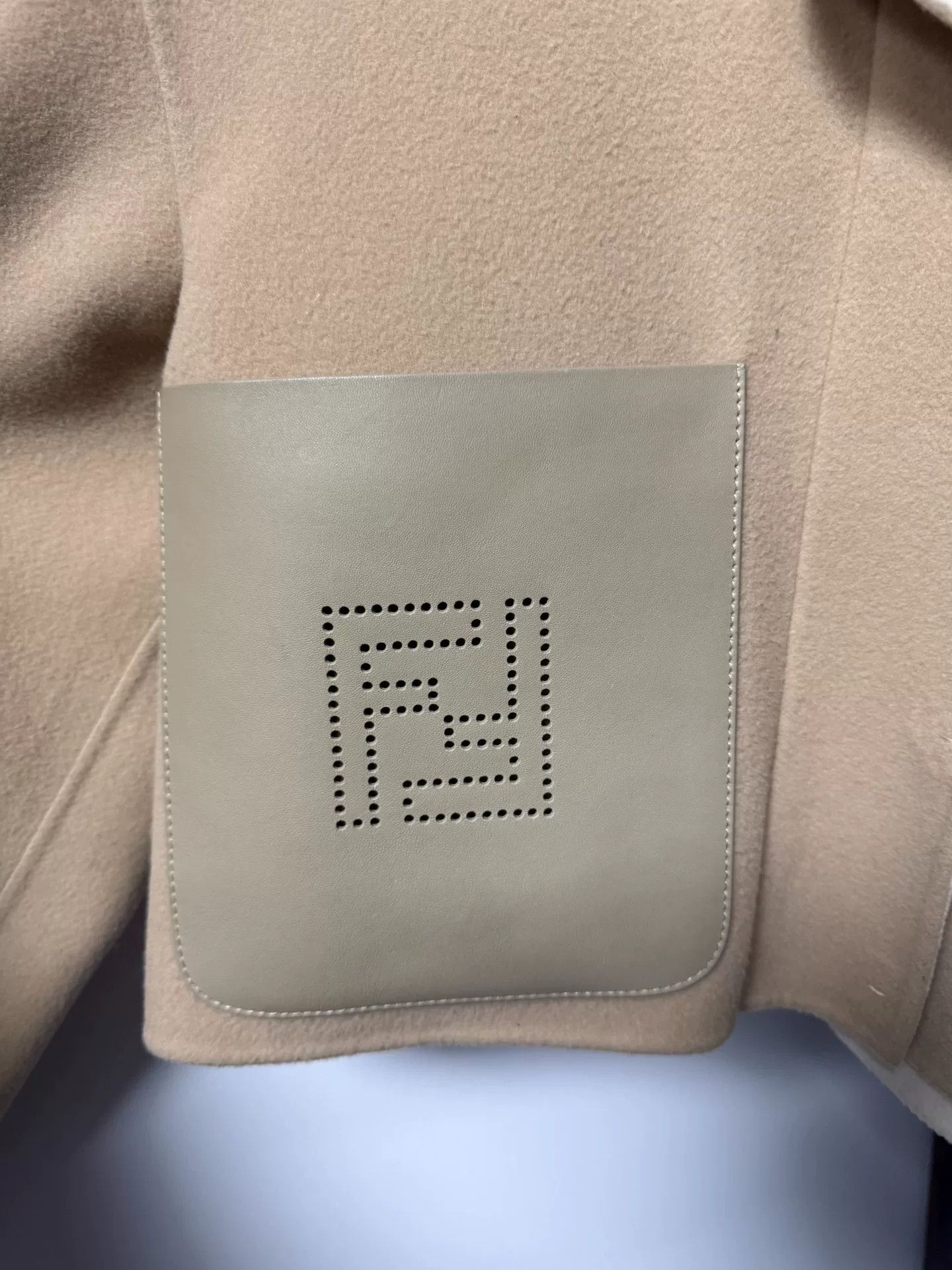Fendi Fendi Beige Wool Coat with Pockets Size US M / EU 48-50 / 2 - 2 Thumbnail