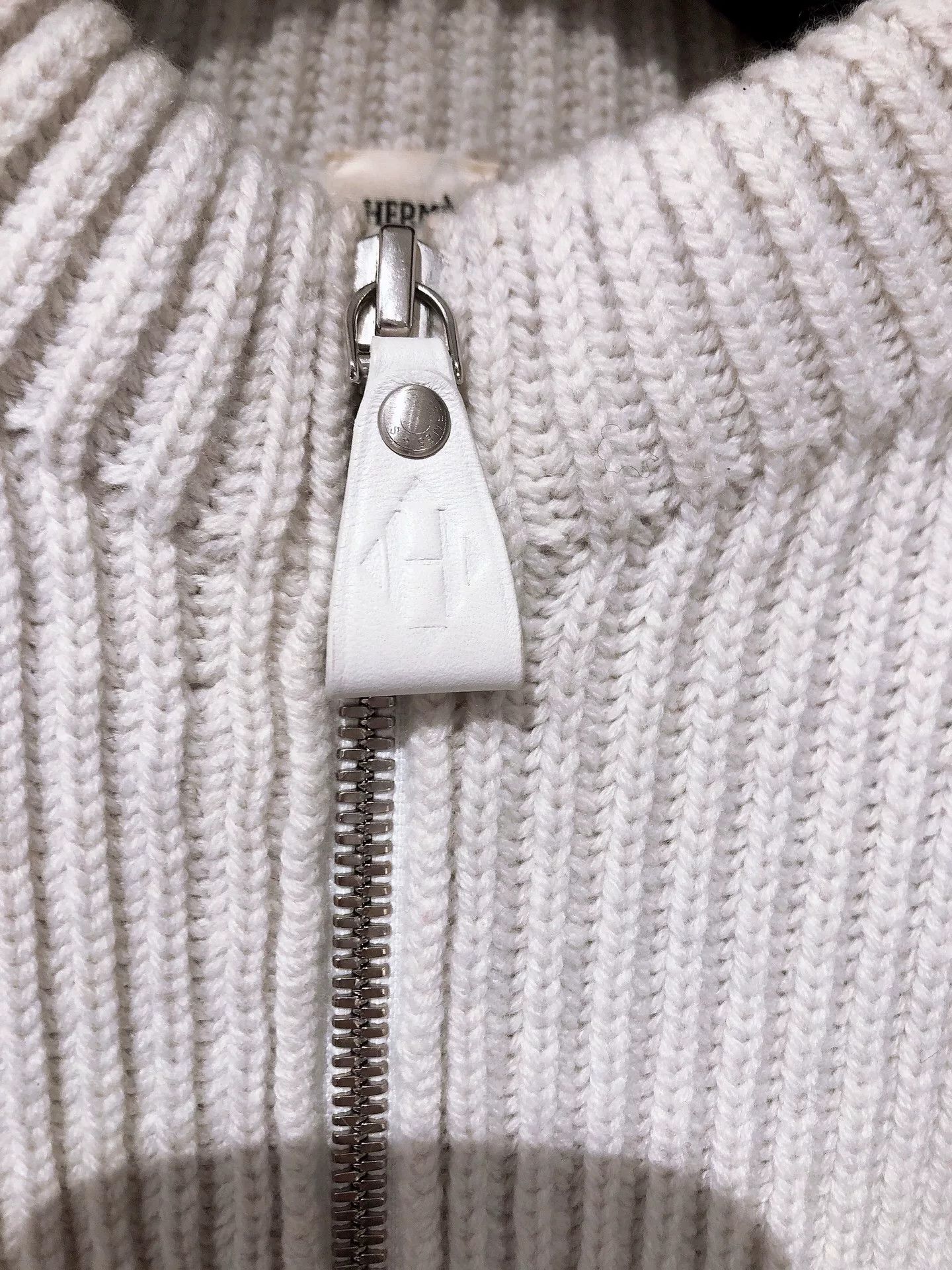 Hermes Hermes Beige Wool Cashmere Cardigan Size US M / EU 48-50 / 2 - 3 Thumbnail