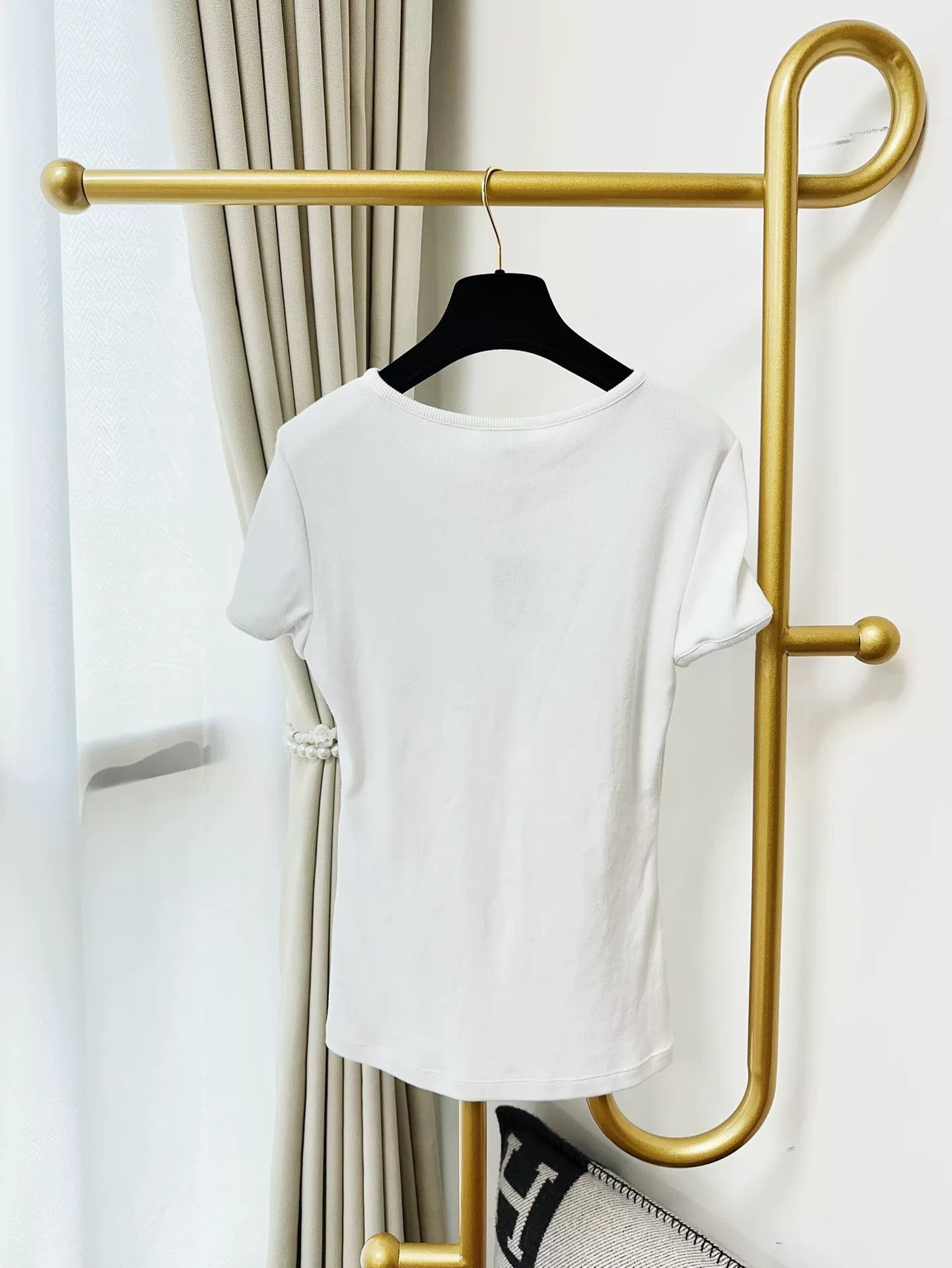Chanel Chanel 23C Embroidered Sequin Short-Sleeve T-Shirt Size US L / EU 52-54 / 3 - 3 Thumbnail