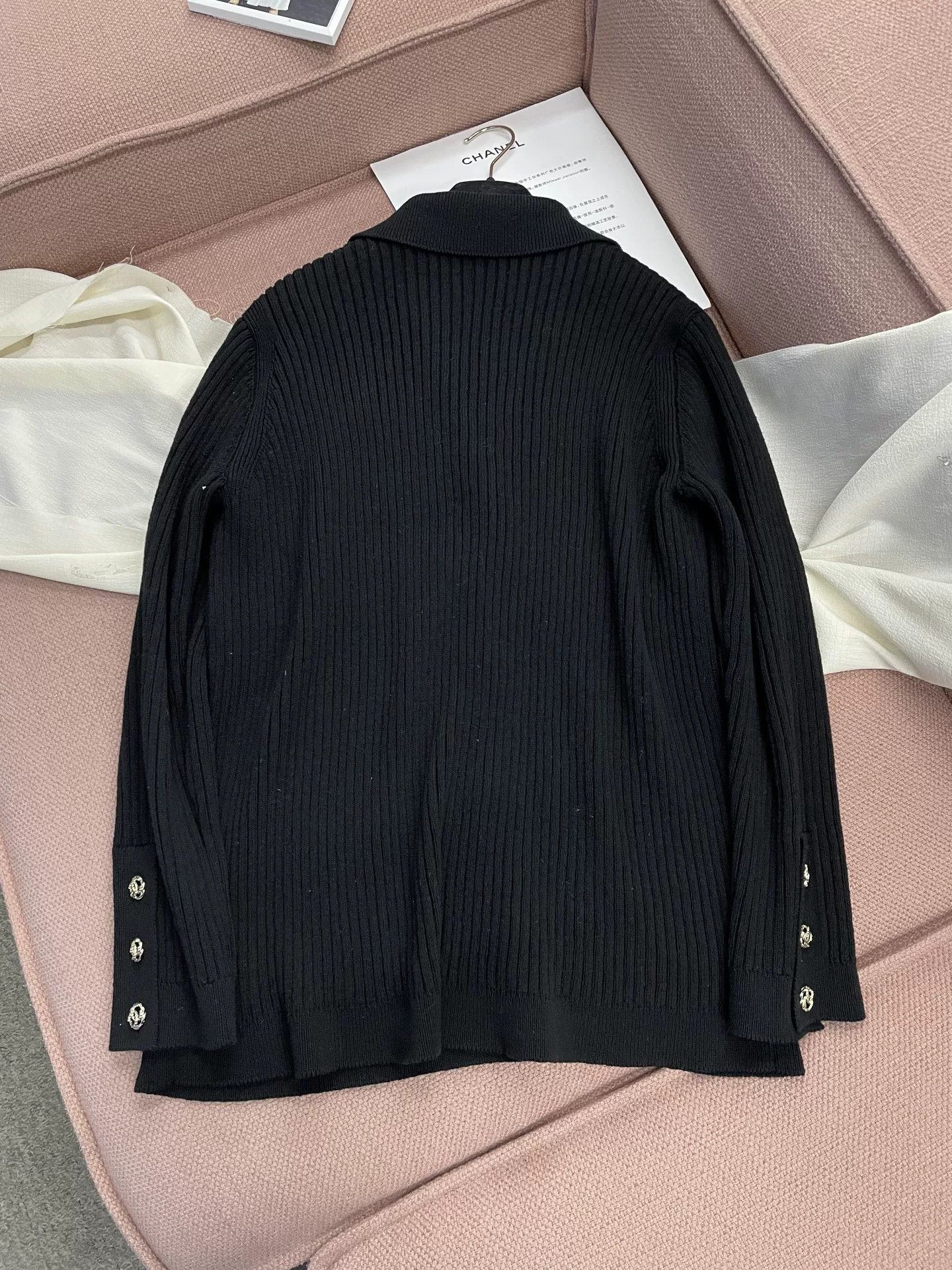 Chanel Chanel Black Gold Button Cardigan Coat Size US L / EU 52-54 / 3 - 3 Thumbnail
