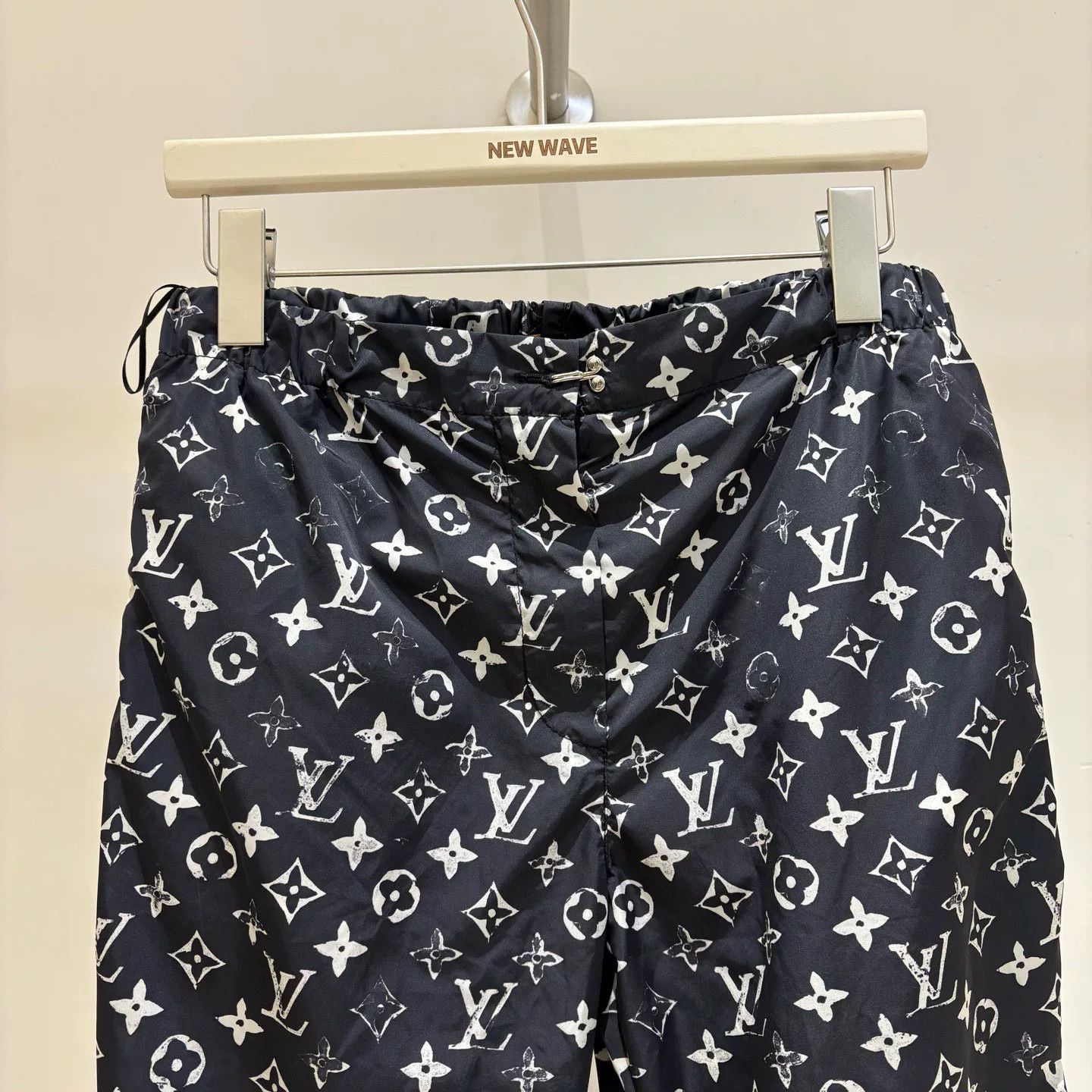 Louis Vuitton Louis Vuitton Black White Print Joggers Size US 36 / EU 52 - 3 Thumbnail