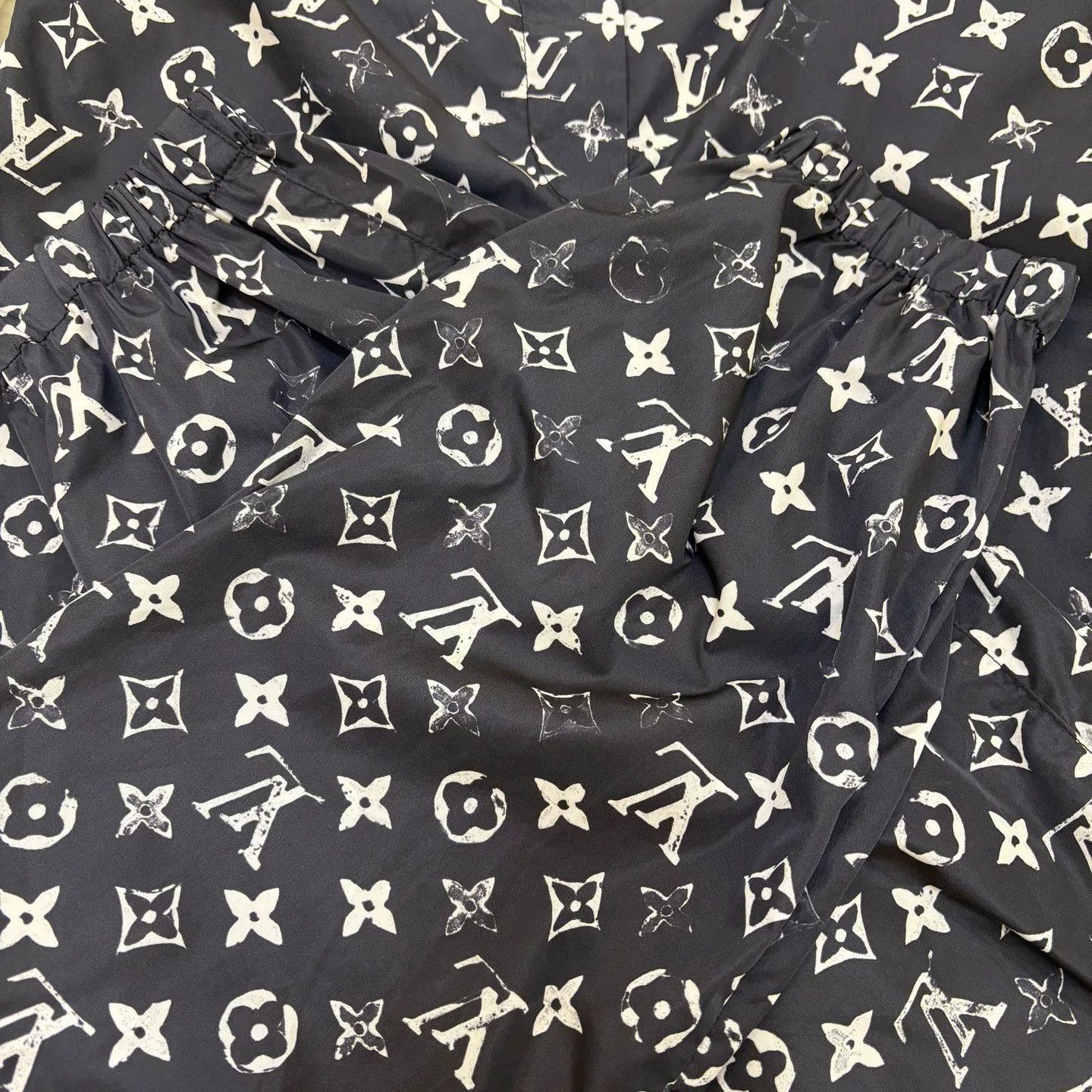 Louis Vuitton Louis Vuitton Black White Print Joggers Size US 36 / EU 52 - 6 Thumbnail