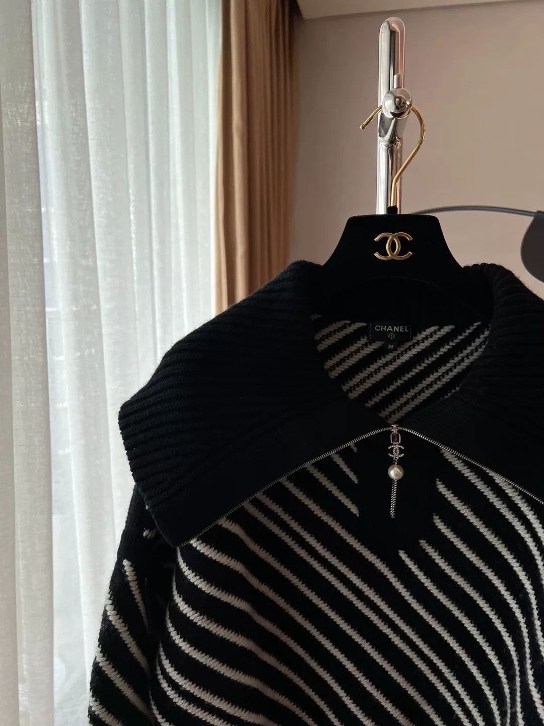 Chanel Chanel Black Striped Cashmere Sweater Size US S / EU 44-46 / 1 - 2 Thumbnail