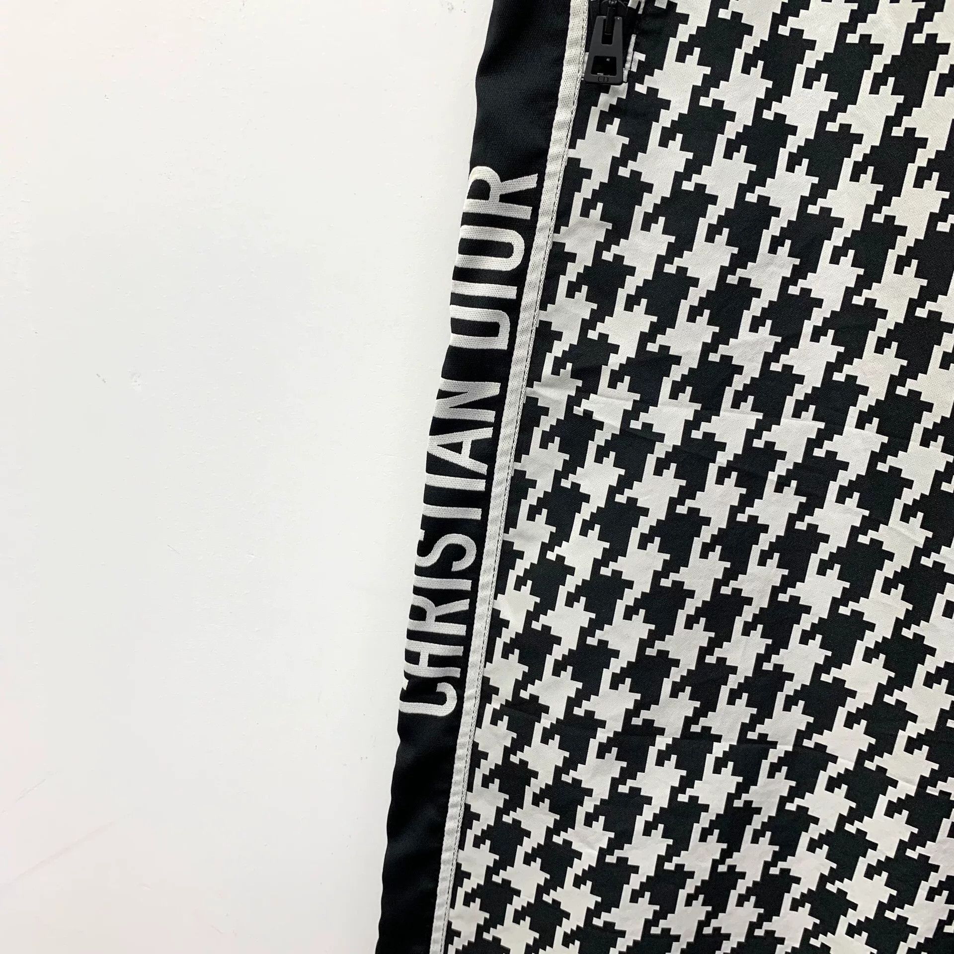 Dior dior black houndstooth jogger pants xs Size 24" / US 00 / IT 34 - 4 Thumbnail