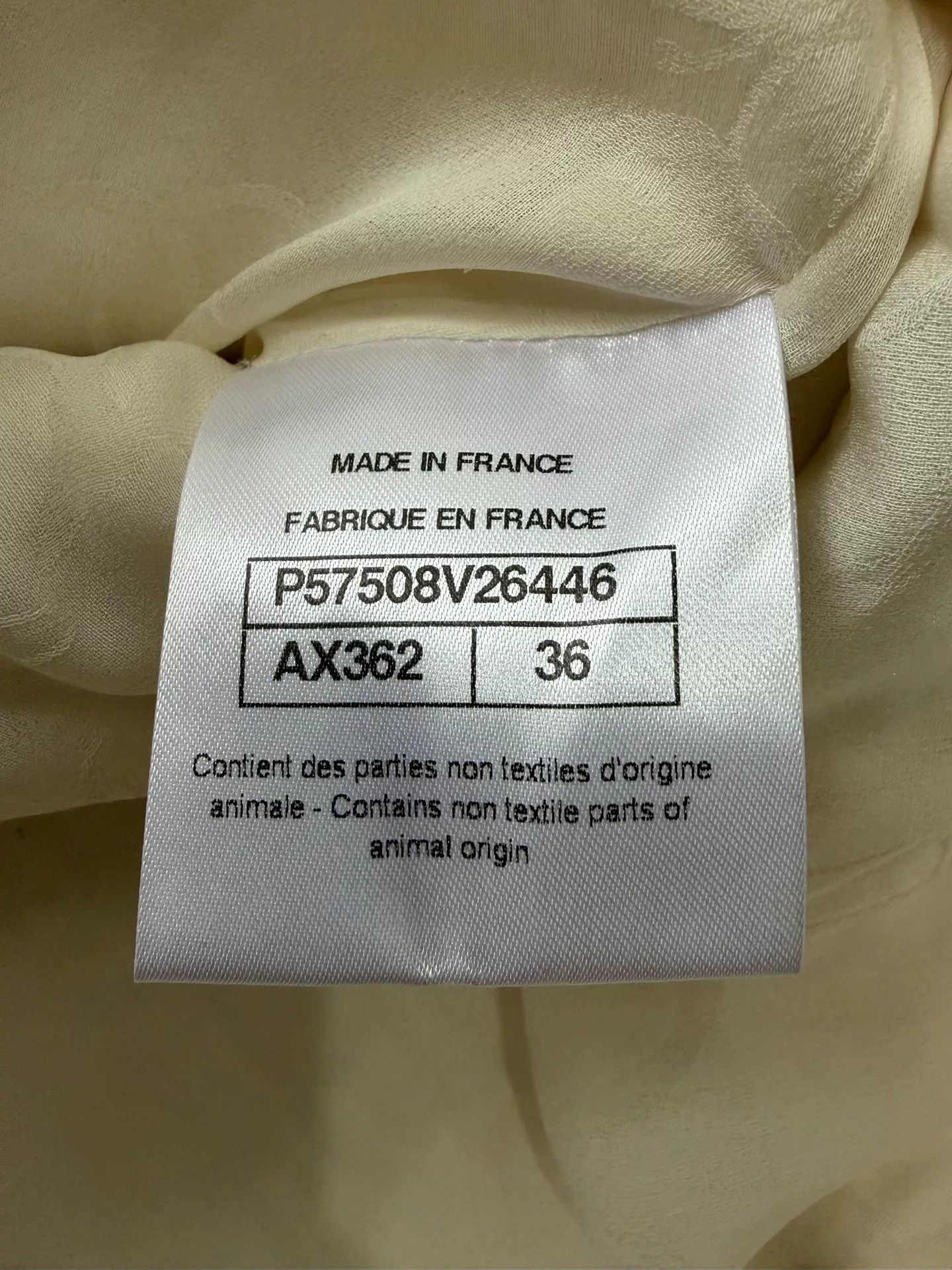 Chanel Chanel Beige Tweed Pearl Button Jacket Size US S / EU 44-46 / 1 - 5 Thumbnail