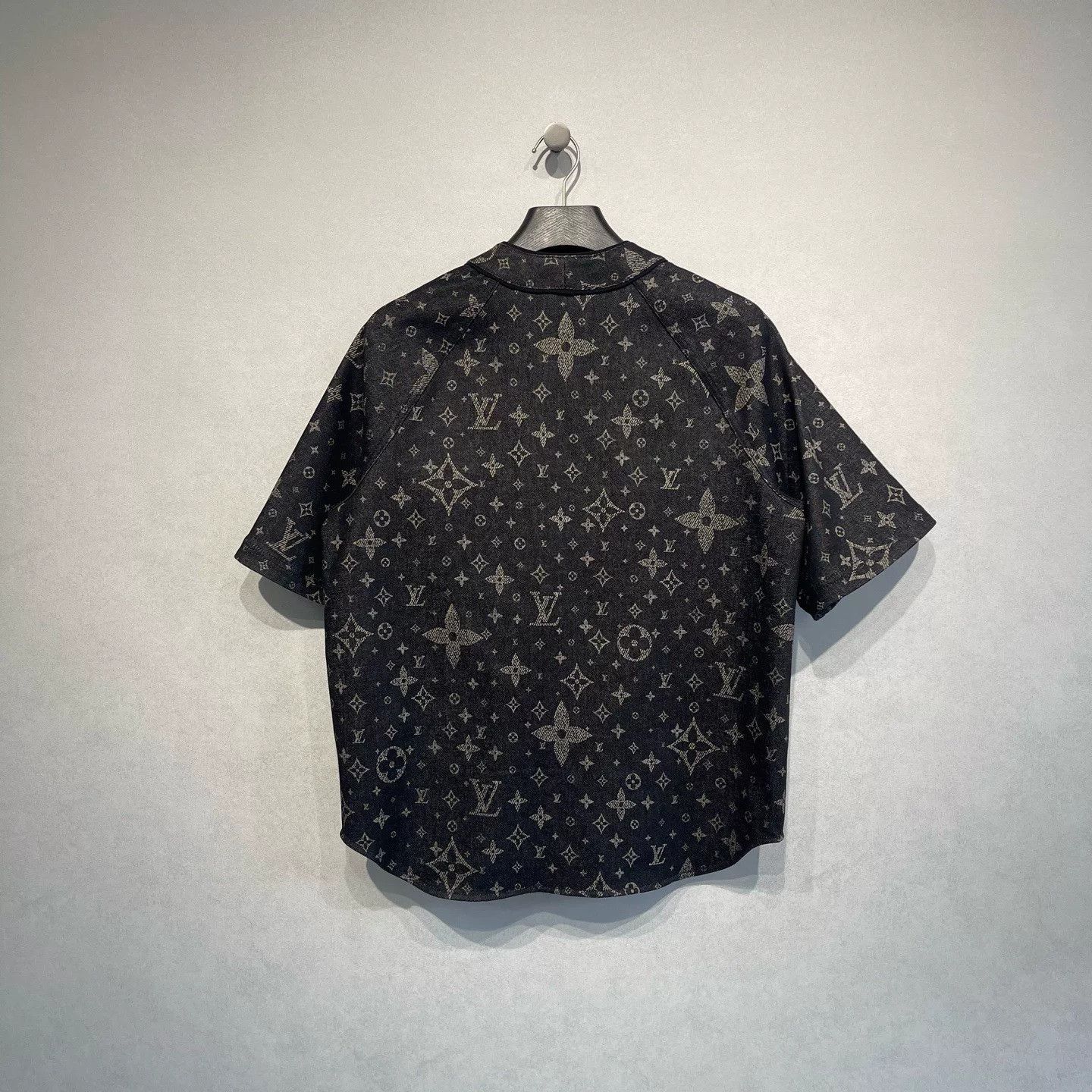 Louis Vuitton LV Monogram Denim Short Sleeve Shirt Size US L / EU 52-54 / 3 - 2 Thumbnail