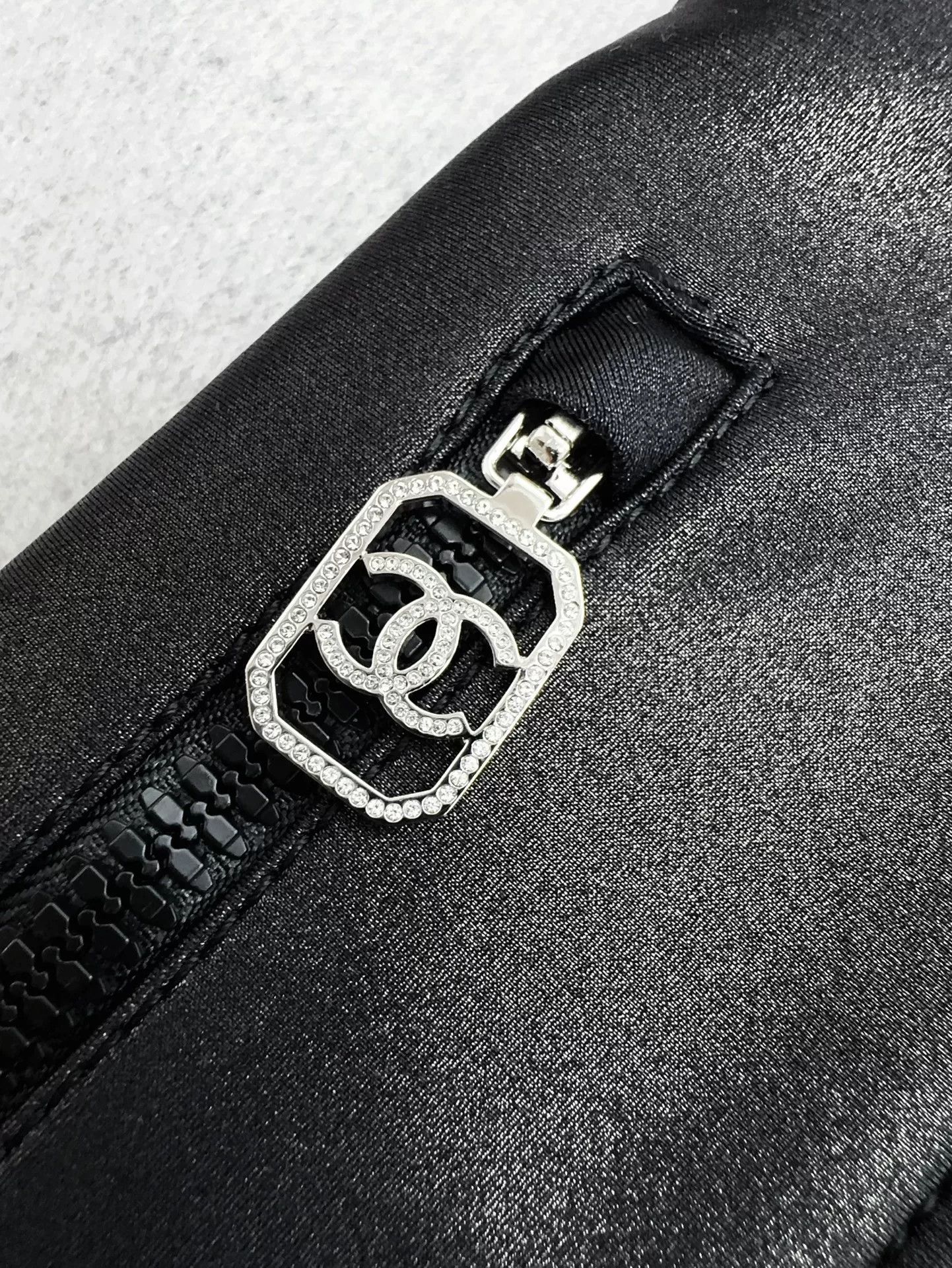 Chanel Chanel Coco Neige Black Coated Skinny Pants Size US 38 / EU 54 - 5 Thumbnail