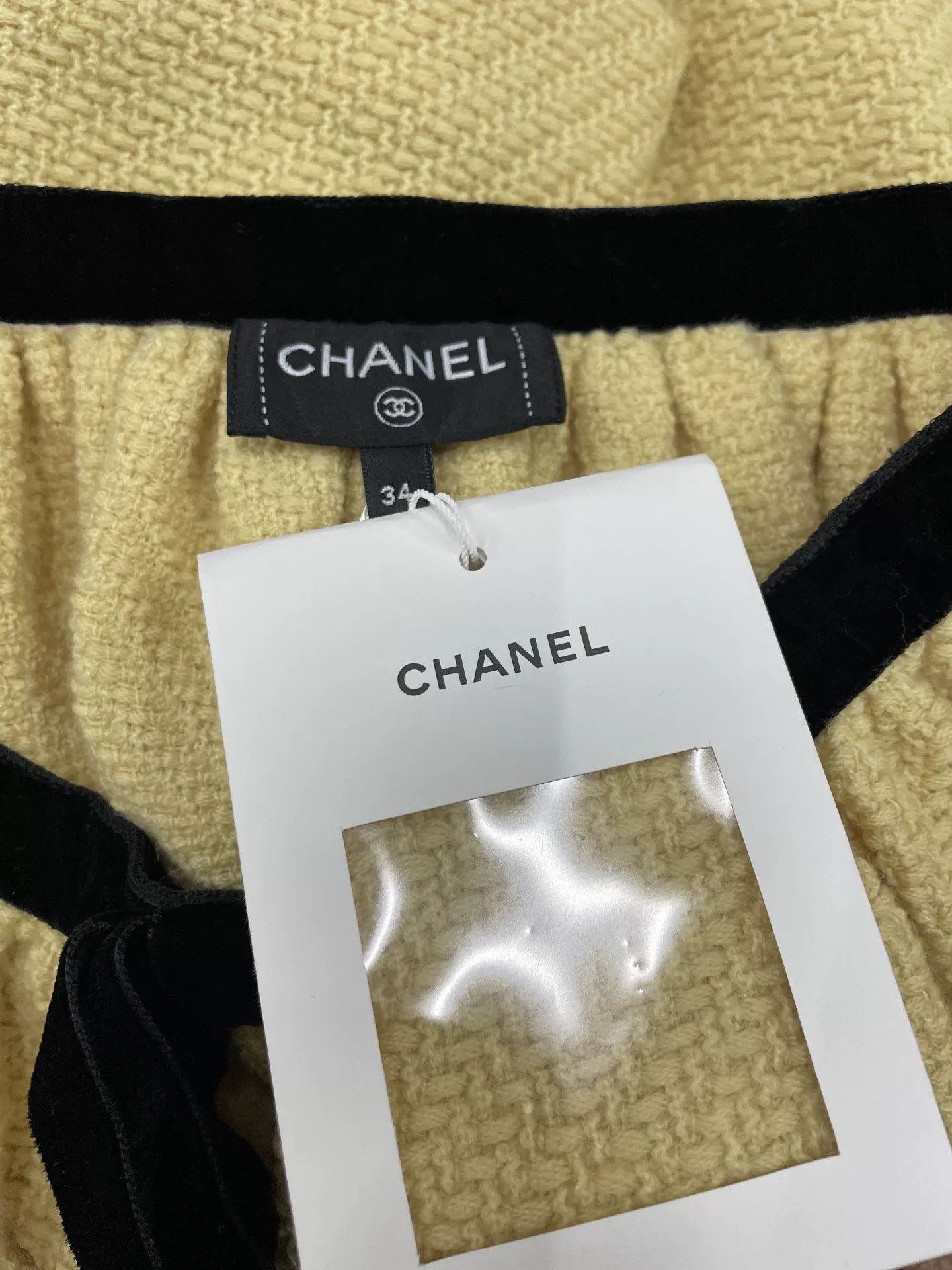 Chanel Chanel 22B Yellow Bow Mini Skirt Size US 34 / EU 50 - 5 Thumbnail