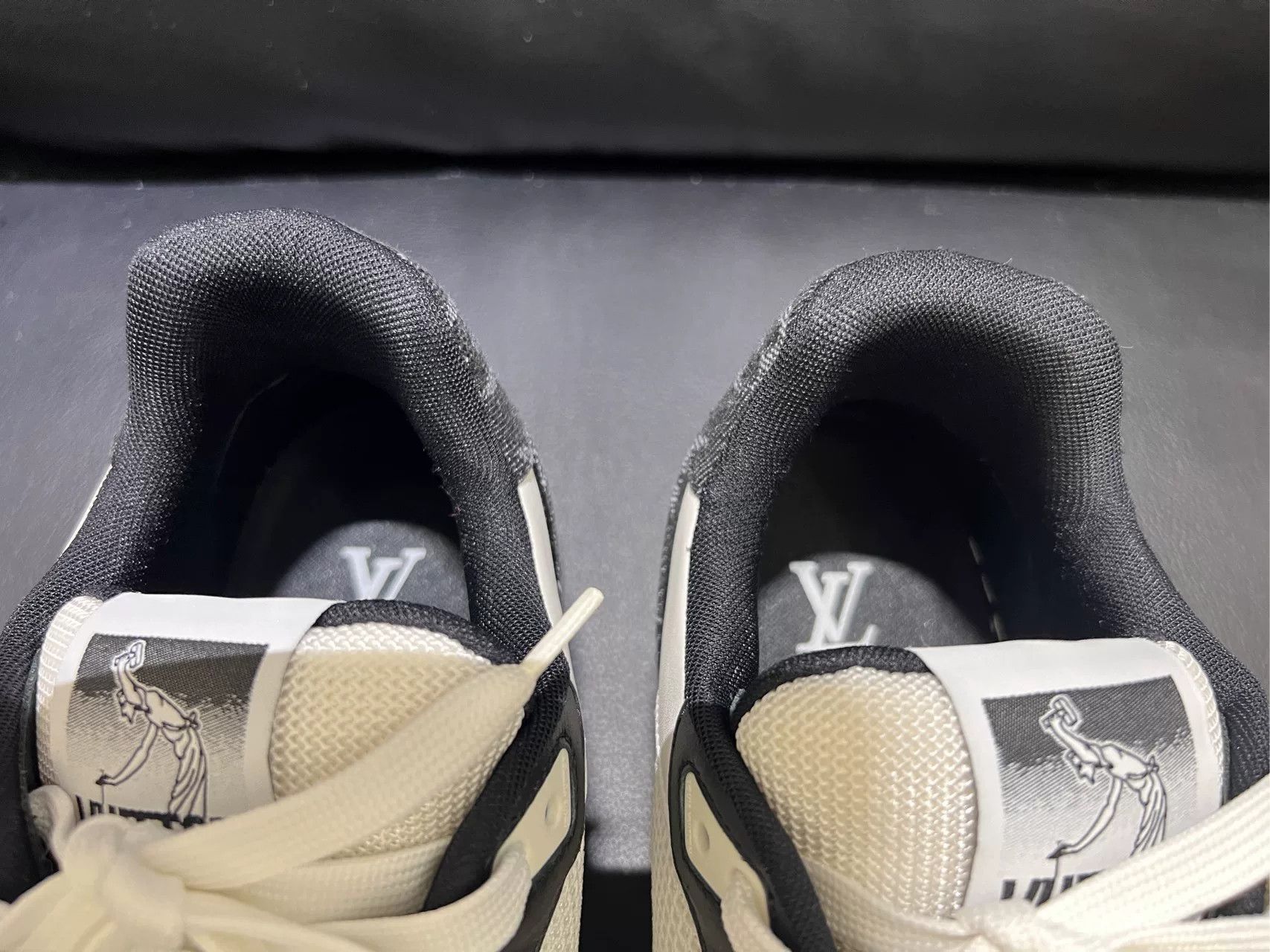 Louis Vuitton Louis Vuitton Trainer Black White Size US 8 / EU 41 - 4 Thumbnail