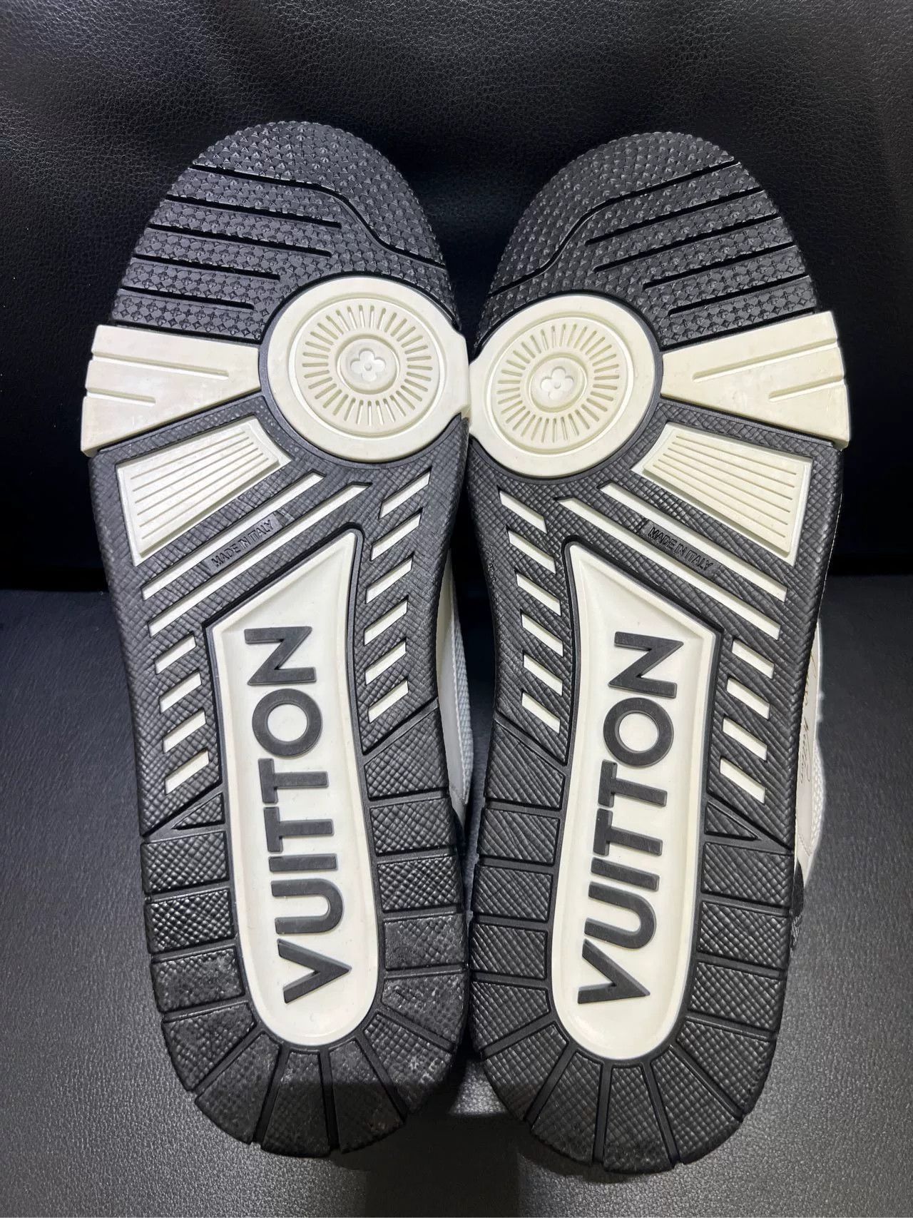 Louis Vuitton Louis Vuitton Trainer Black White Size US 8 / EU 41 - 7 Thumbnail