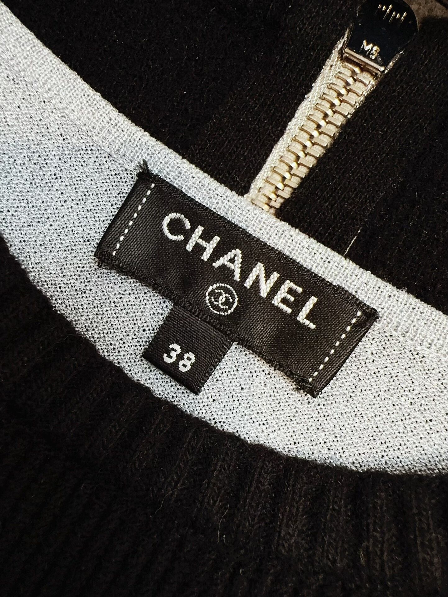 Chanel black lantern sleeve lace dress Size US M / EU 48-50 / 2 - 8 Thumbnail
