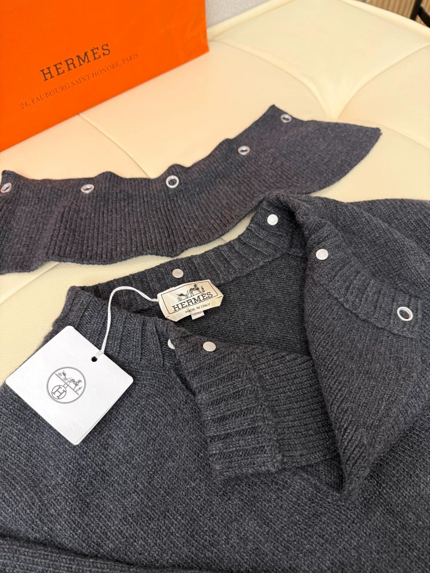 Hermes Hermes Men's Cashmere Sweater with Removable Collar Size US XL / EU 56 / 4 - 5 Thumbnail