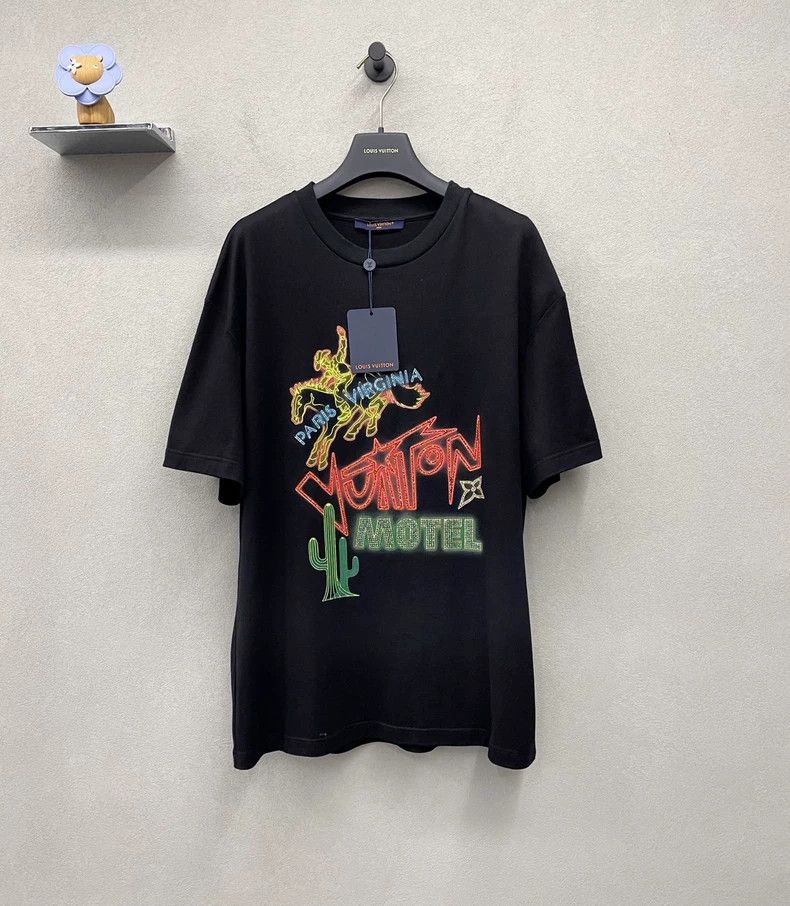 Louis Vuitton Louis Vuitton Black Short Sleeve T-Shirt Size US L / EU 52-54 / 3 - 2 Thumbnail