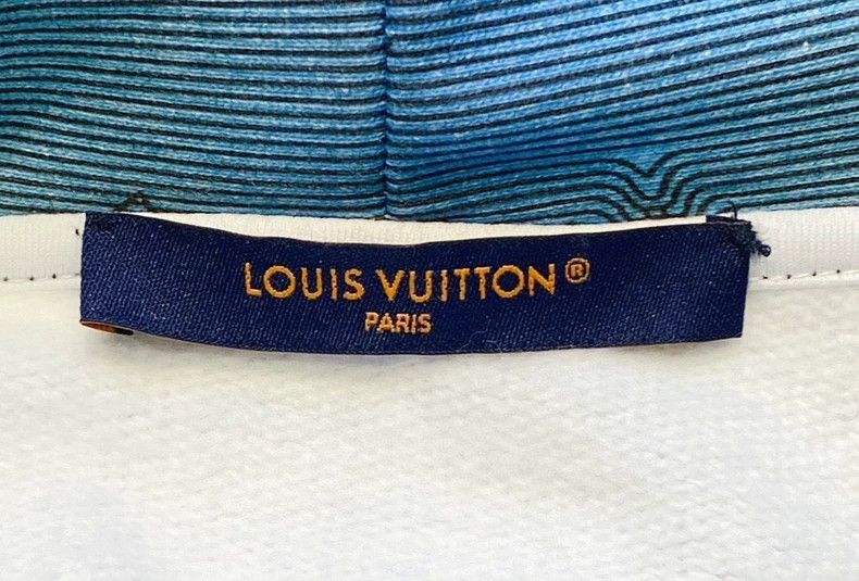 Louis Vuitton Louis Vuitton Blue Gradient Logo Hoodie Size US M / EU 48-50 / 2 - 6 Thumbnail