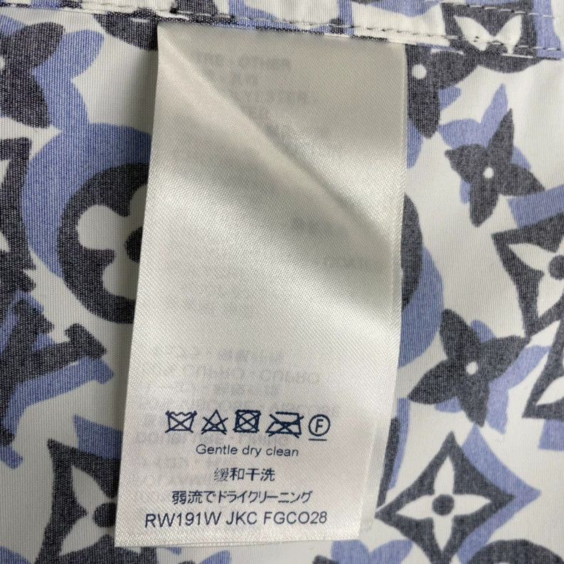 Louis Vuitton LV Monogram Print Size US S / EU 44-46 / 1 - 6 Thumbnail