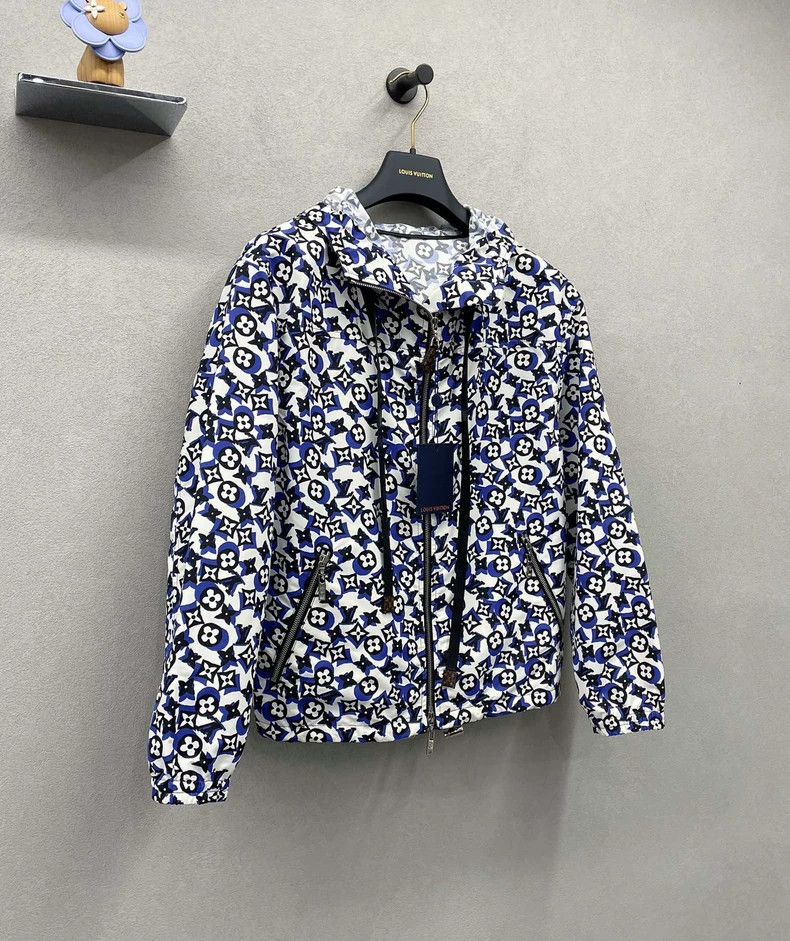 Louis Vuitton LV Monogram Print Size US S / EU 44-46 / 1 - 2 Thumbnail
