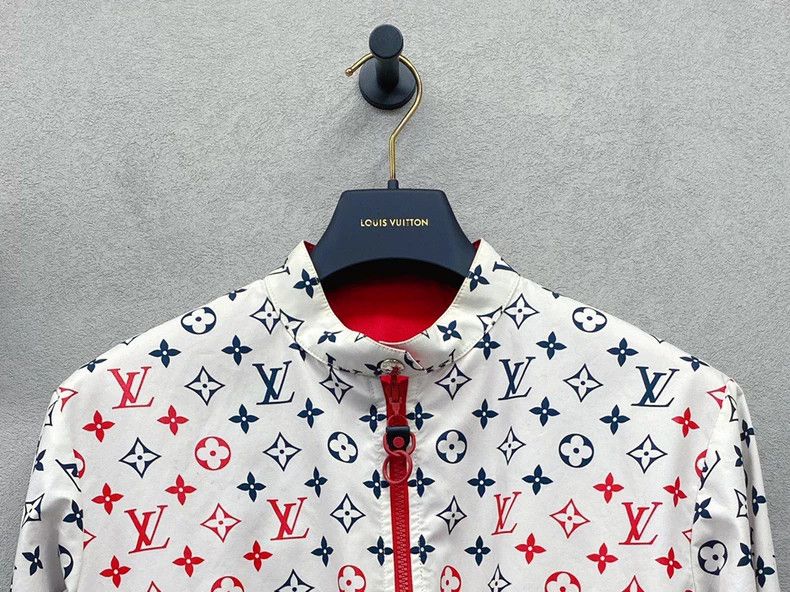 Louis Vuitton LV White Logo Print Jacket Size US S / EU 44-46 / 1 - 4 Thumbnail
