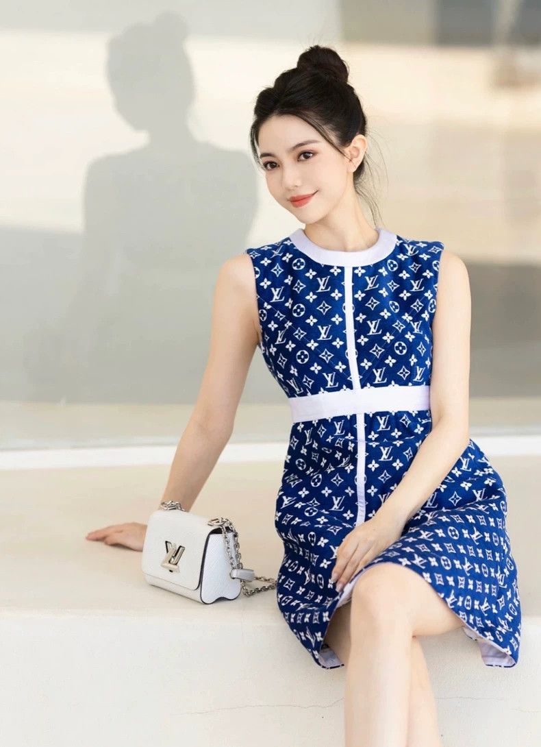 Louis Vuitton Louis Vuitton Blue Sleeveless Dress Size US S / EU 44-46 / 1 - 8 Thumbnail