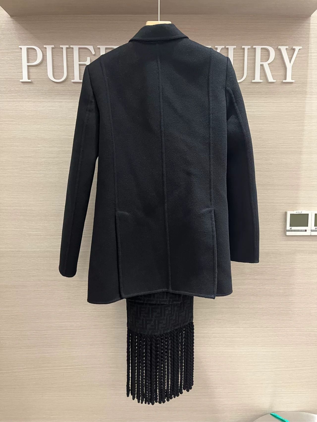 Fendi Fendi Wool Coat with Scarf Decoration Size US S / EU 44-46 / 1 - 2 Thumbnail