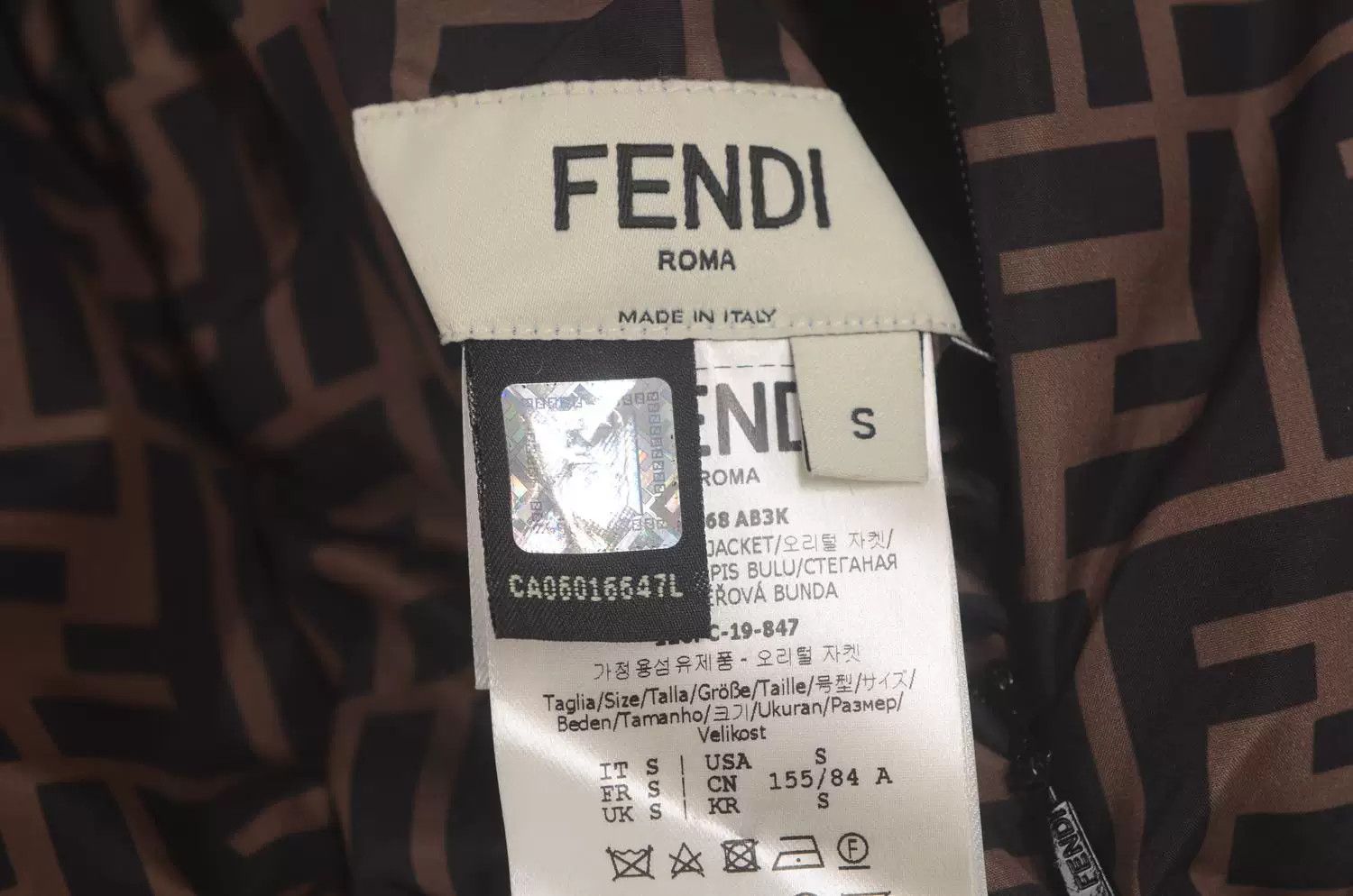 Fendi fendi silver down jacket with unique design Size US M / EU 48-50 / 2 - 3 Thumbnail