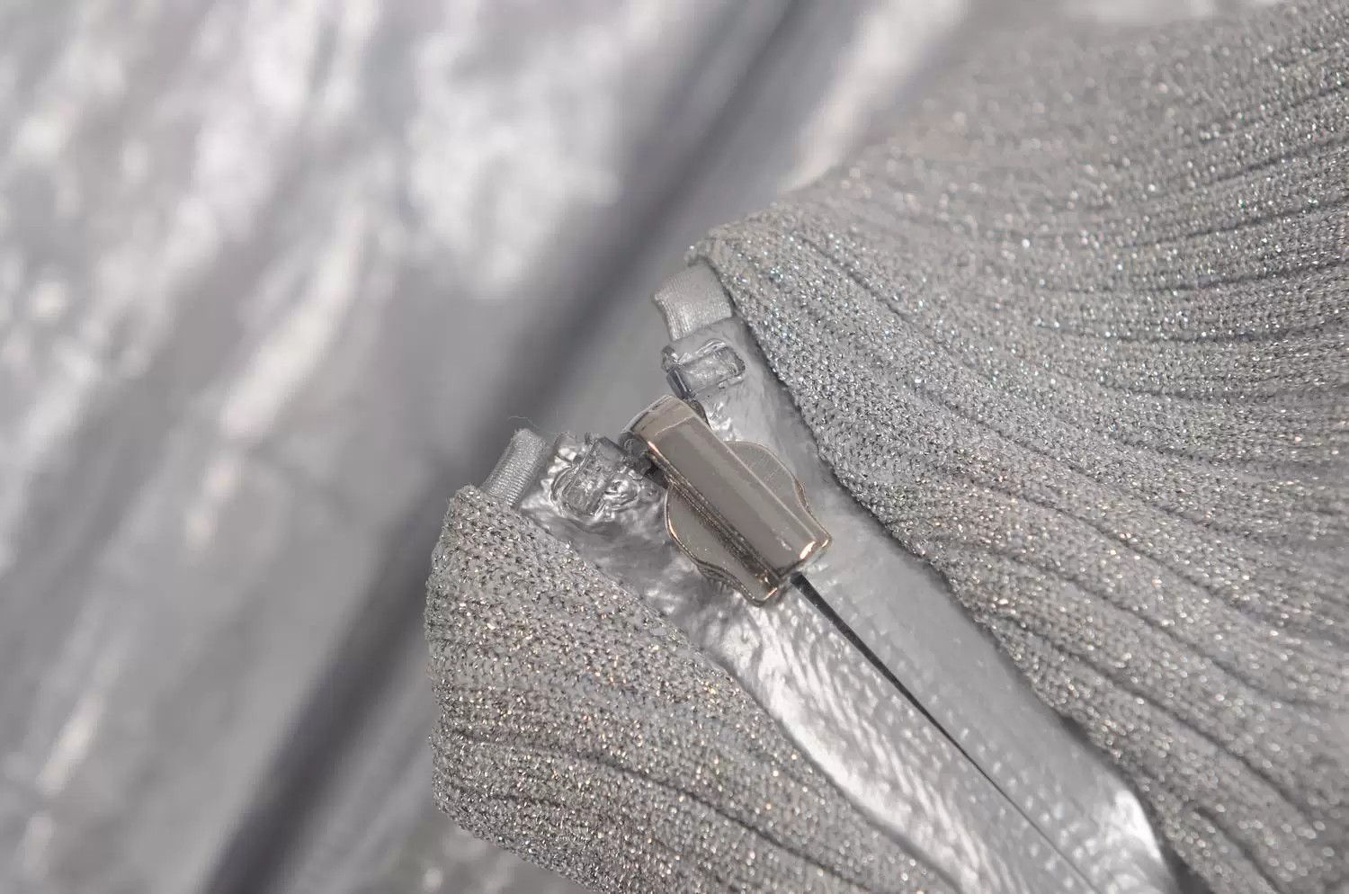 Fendi fendi silver down jacket with unique design Size US M / EU 48-50 / 2 - 5 Thumbnail