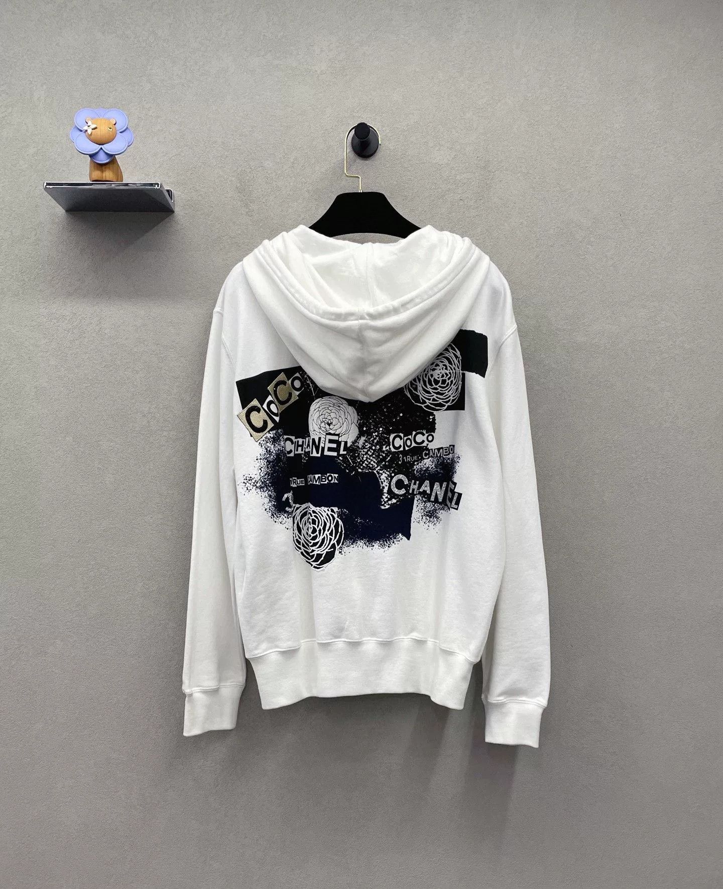 Chanel Chanel White Graffiti Zip-Up Jacket Size US M / EU 48-50 / 2 - 2 Thumbnail