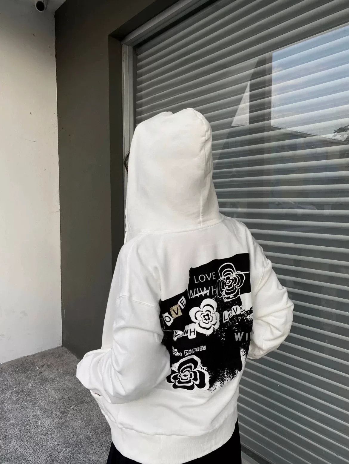Chanel Chanel White Graffiti Zip-Up Jacket Size US M / EU 48-50 / 2 - 7 Thumbnail