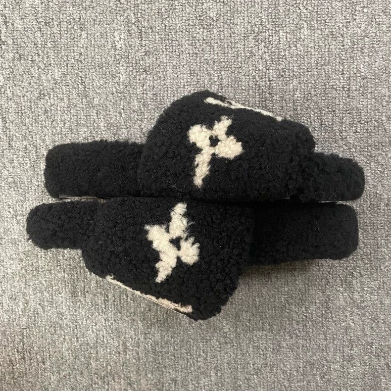 Louis Vuitton LOUIS VUITTON Flat Thong Slippers Size US 6 / IT 36 - 5 Thumbnail