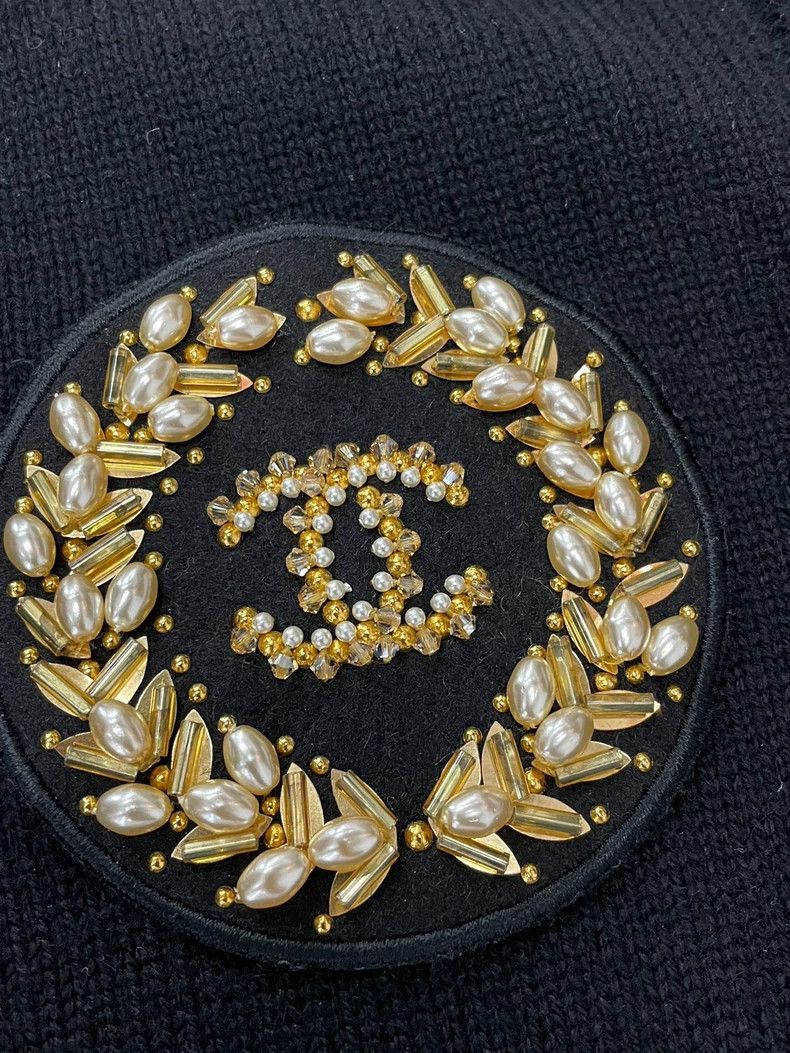 Chanel Chanel Black Beaded Wheat Badge Sweater Size US S / EU 44-46 / 1 - 2 Thumbnail