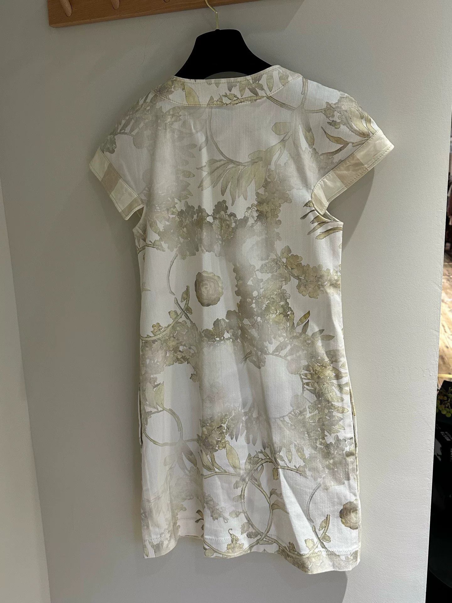 Chanel Chanel Greek Floral Lambskin Short-Sleeve Dress Size US 34 / EU 50 - 2 Thumbnail