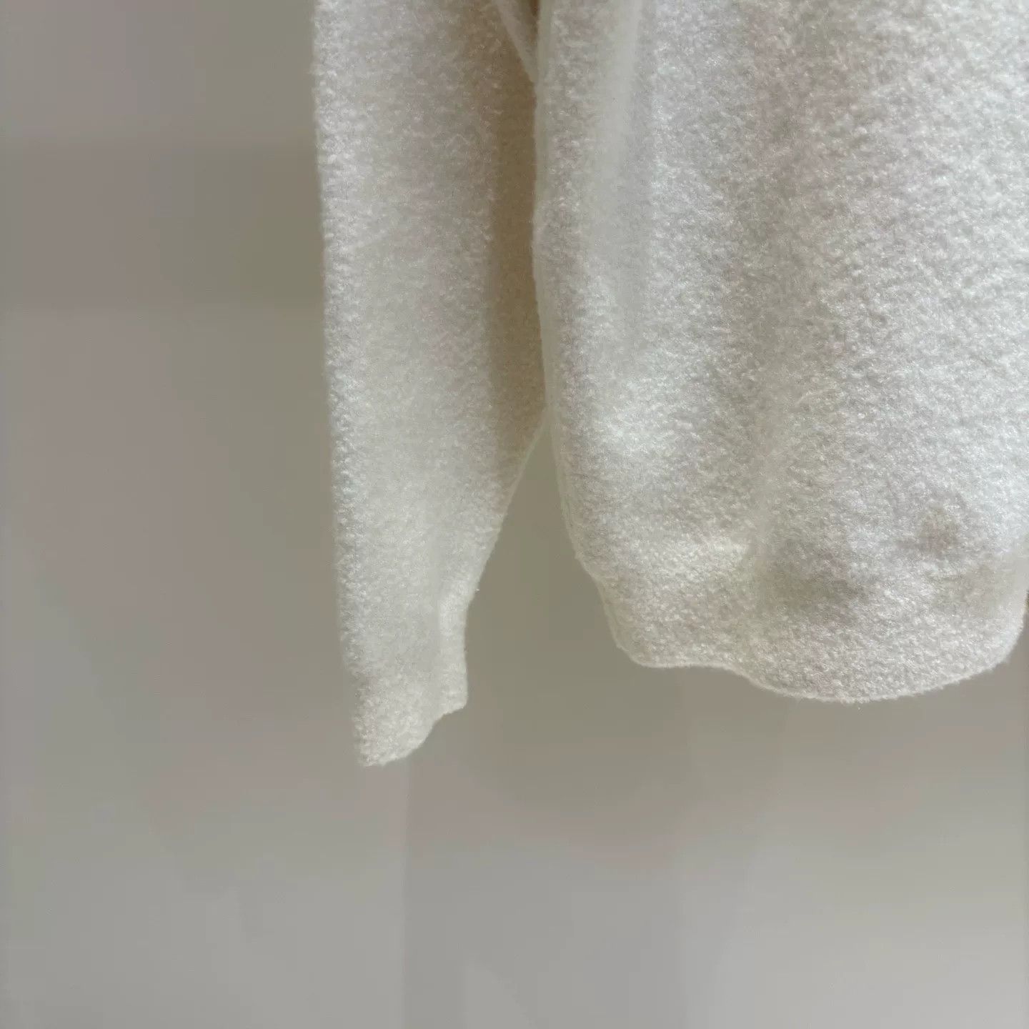 Louis Vuitton Louis Vuitton 25 Beige Logo Cashmere Sweater Size US M / EU 48-50 / 2 - 5 Thumbnail