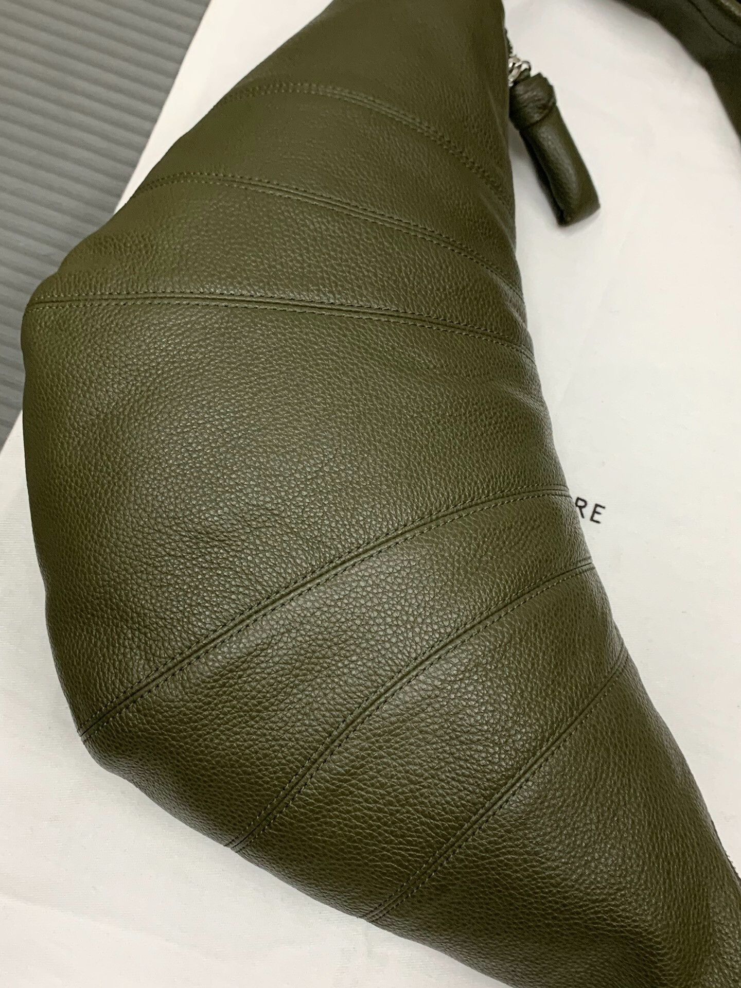 Lemaire Lemaire Green Leather Croissant Shoulder Bag Size ONE SIZE - 9 Thumbnail