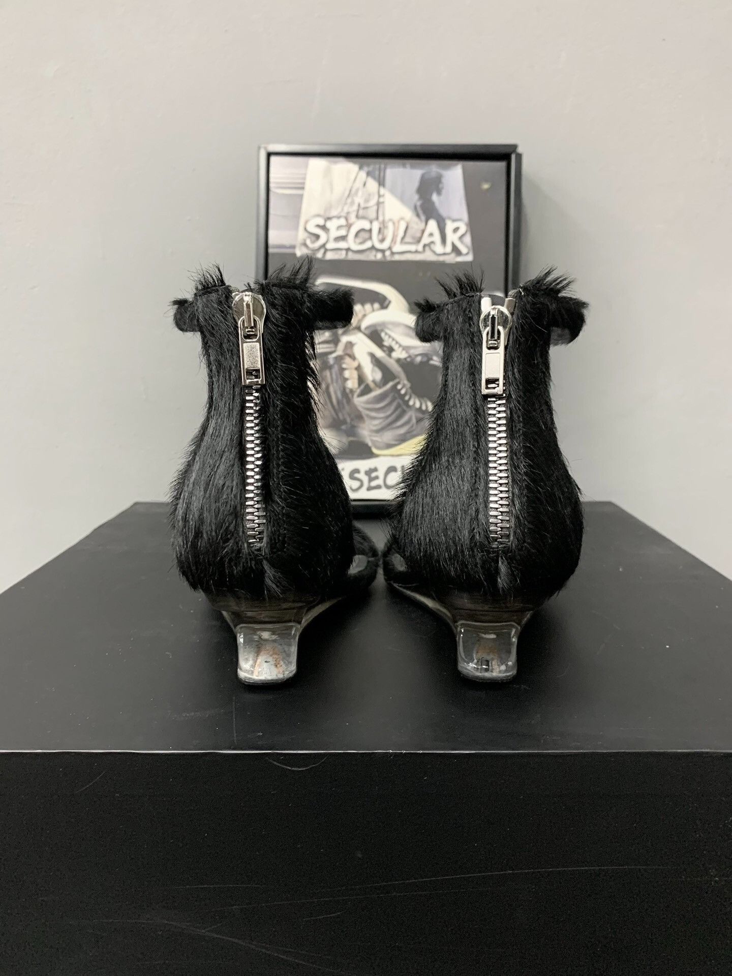 Rick Owens Rick Owens Black Fur High Heeled Sandals Size US 5 / IT 35 - 7 Thumbnail