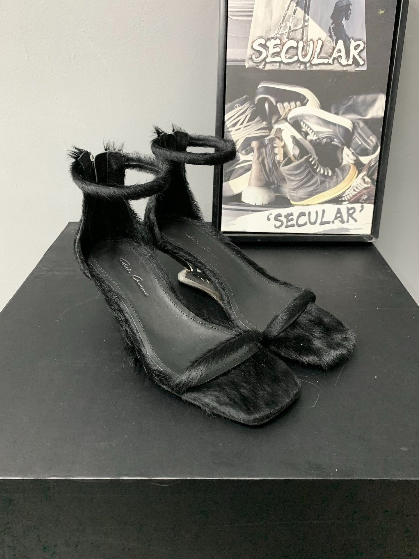 Rick Owens Rick Owens Black Fur High Heeled Sandals Size US 5 / IT 35 - 2 Thumbnail