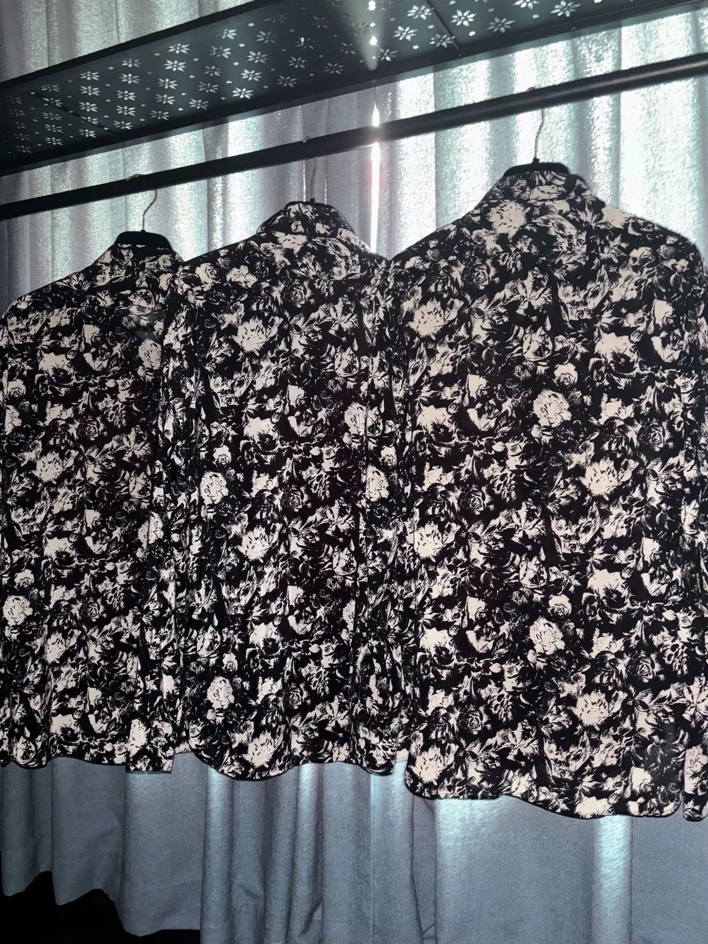 Saint Laurent Paris Saint Laurent Floral Silk Shirt Size M / US 6-8 / IT 42-44 - 2 Thumbnail