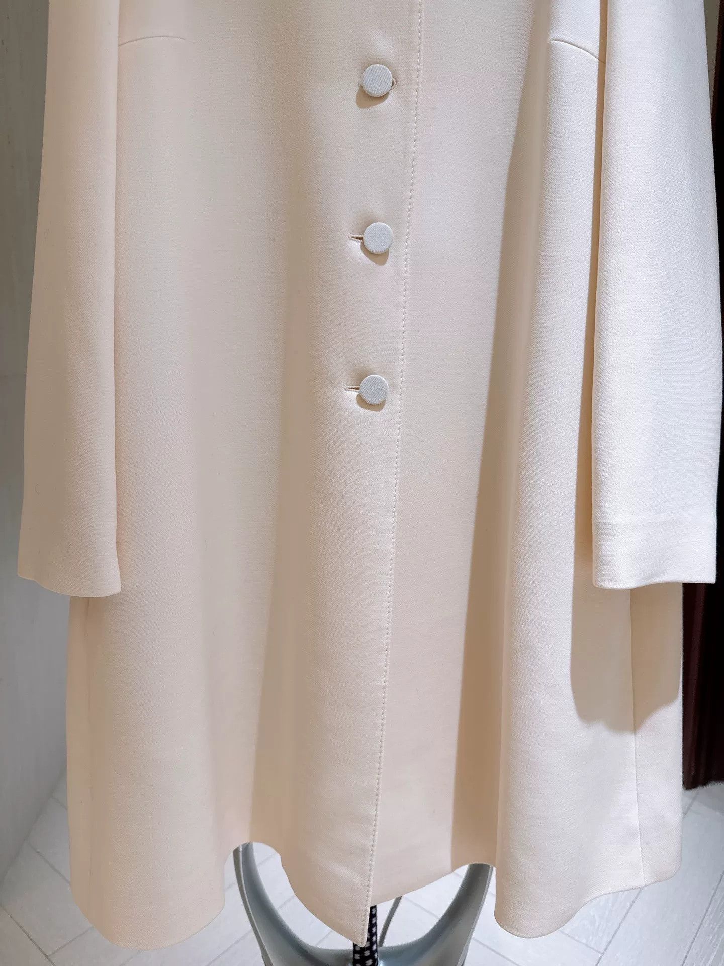 Valentino VALENTINO Ivory Wool Coat with Gems Size US L / EU 52-54 / 3 - 3 Thumbnail