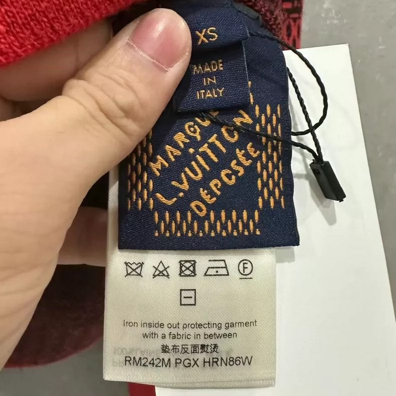 Louis Vuitton Louis Vuitton Logo Check Crewneck Sweater Size US XS / EU 42 / 0 - 5 Thumbnail