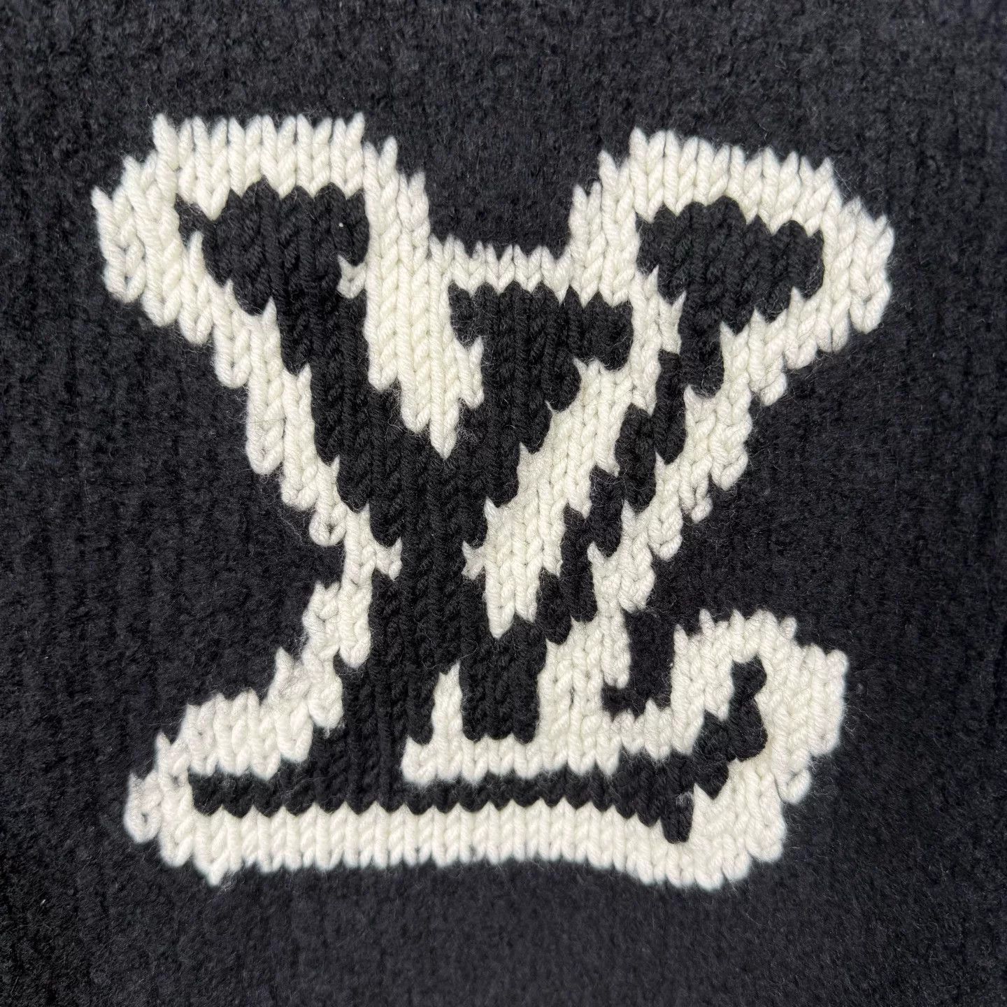 Louis Vuitton Louis Vuitton 2024 Teddy Sweater Black S Size US S / EU 44-46 / 1 - 5 Thumbnail