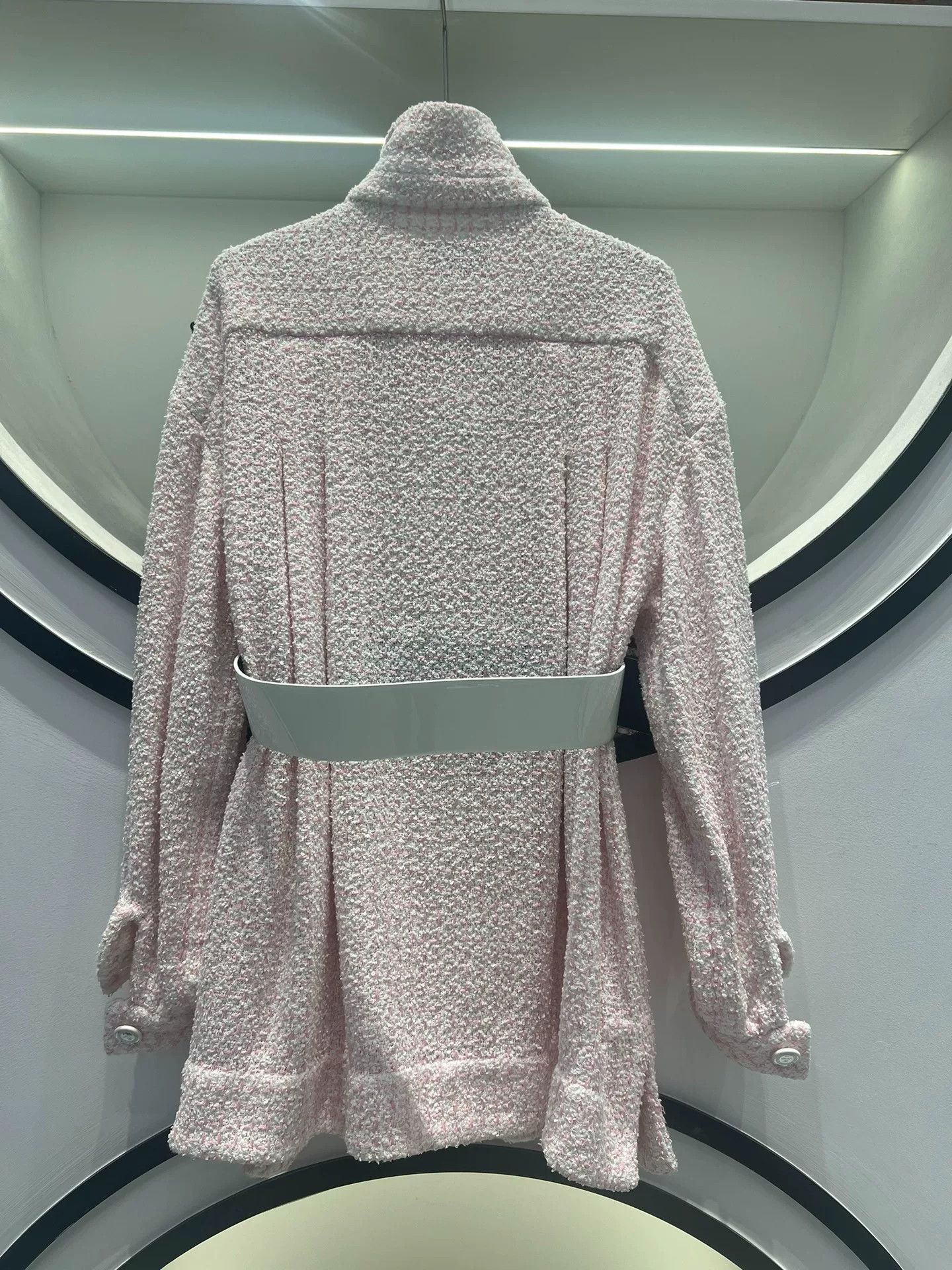 Chanel Chanel Pink Tweed Coat with Belt Size US S / EU 44-46 / 1 - 2 Thumbnail